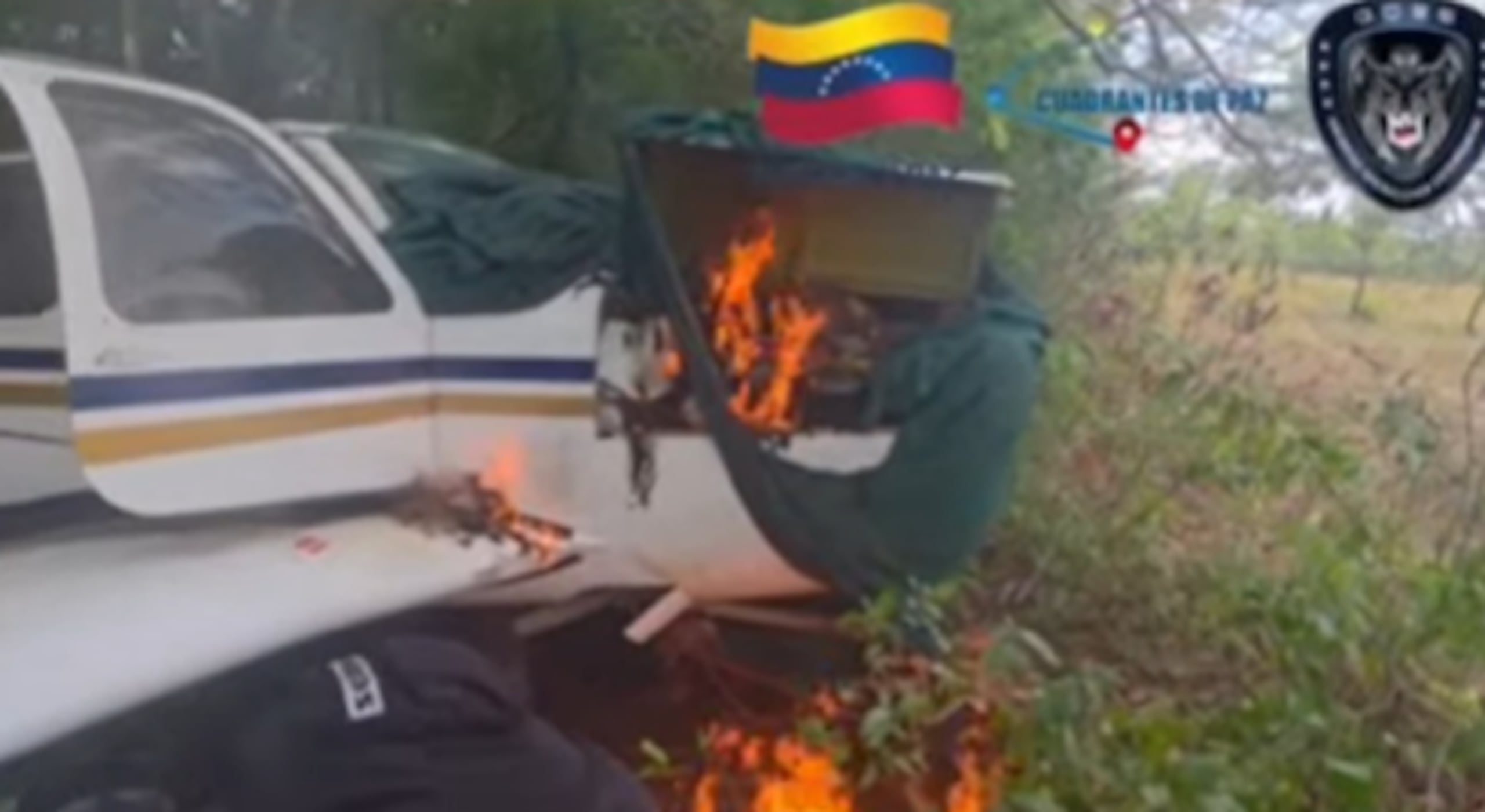 El equipo policial aseguró en su mensaje que el avión era usado por grupos vinculados al narcotráfico, sin precisar si hubo detenidos en el operativo.