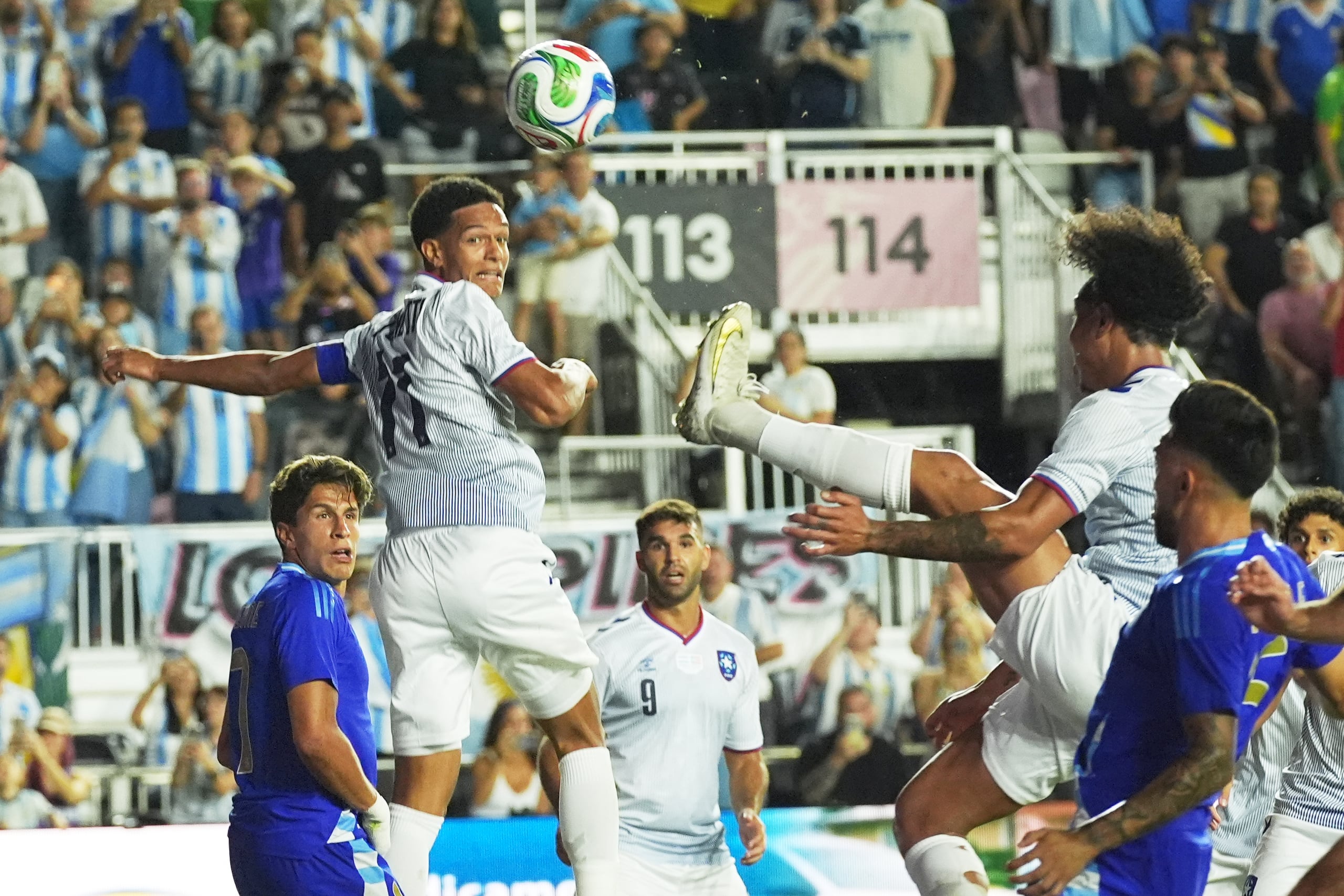 Un amistoso entre Puerto Rico y Argentina.