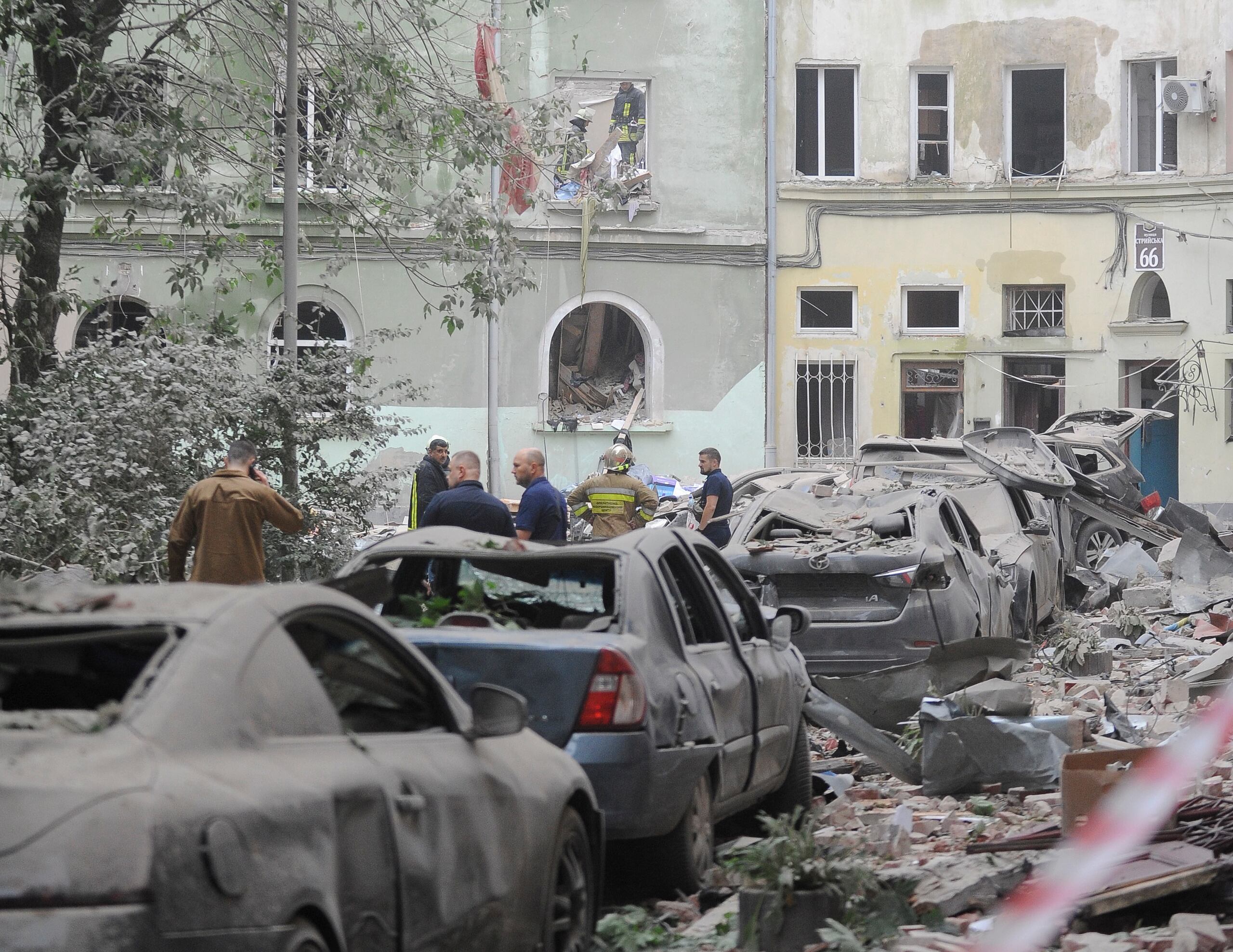 Durante los 500 días de guerra Rusia presuntamente ha cometido 94,000 crímenes de guerra y destruido 115,000 objetos de infraestructura civil, dijo Ucrania. (EFE/EPA/MYKOLA TYS)