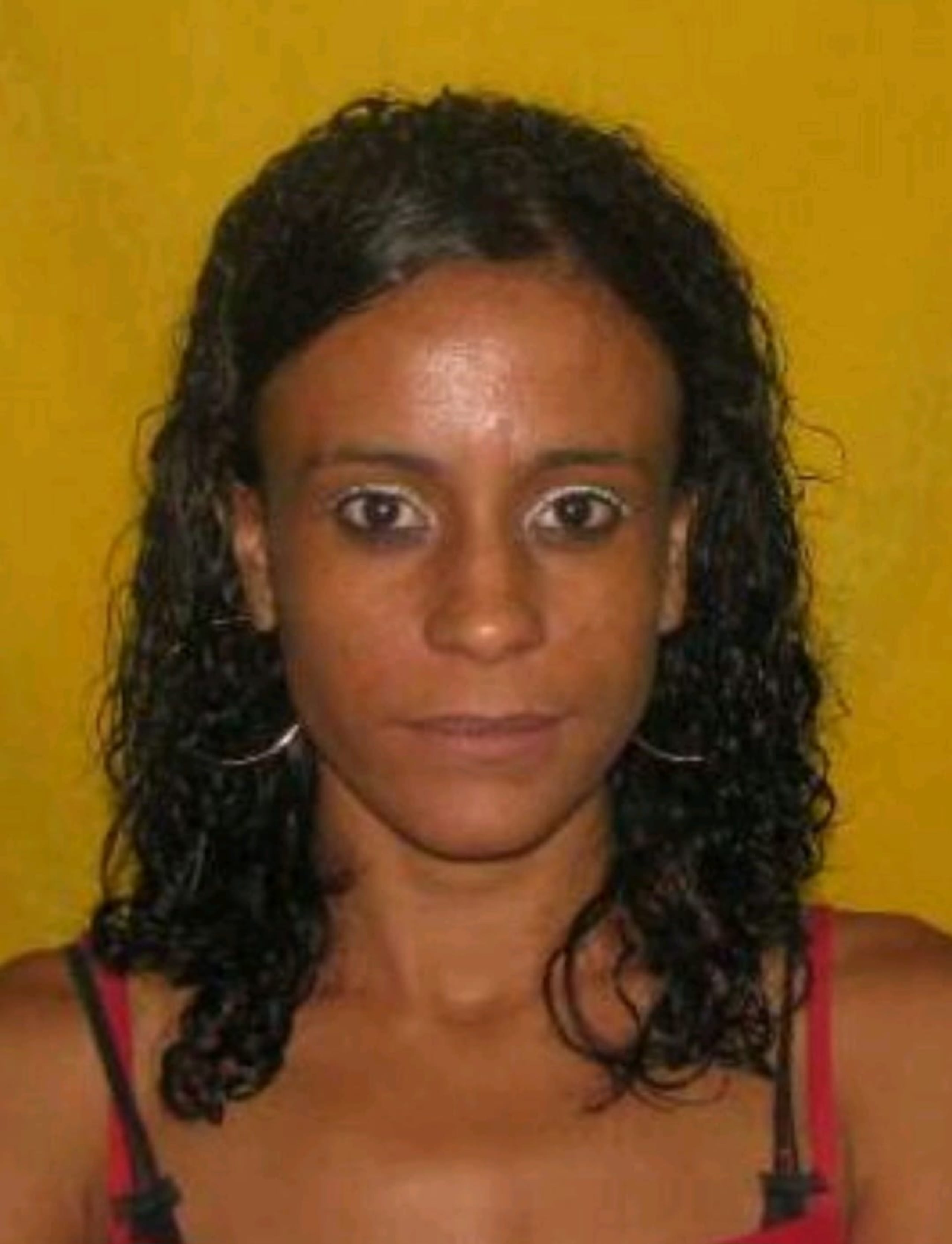 Dalimara Cabassa Santiago, fue acusada en ausencia por cargos de apropiación ilegal grave, fraude y falsificación de documentos.