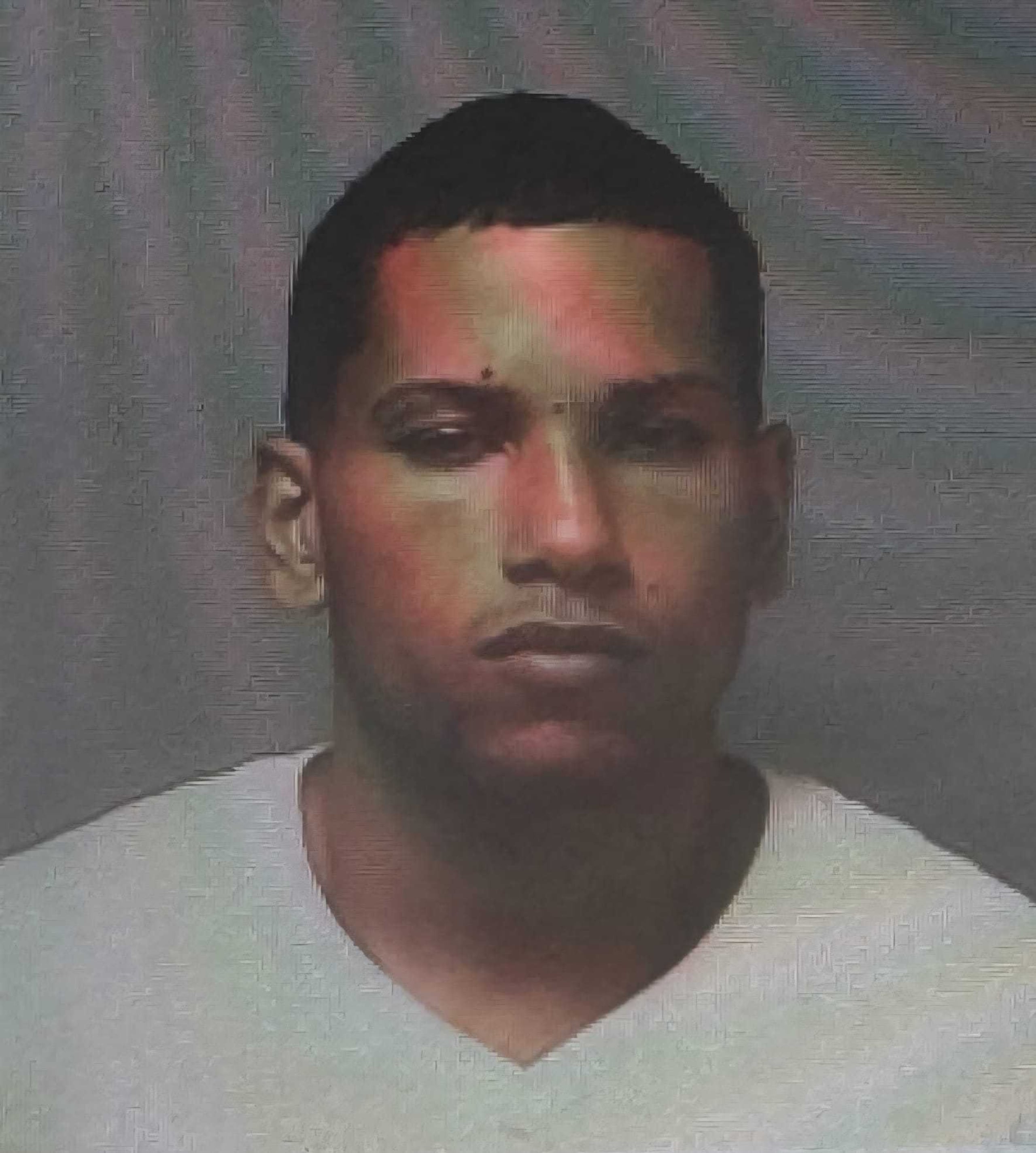 Contra Mejías Sanes pesaba una orden de arresto en ausencia con una fianza ascendente a $80 mil.