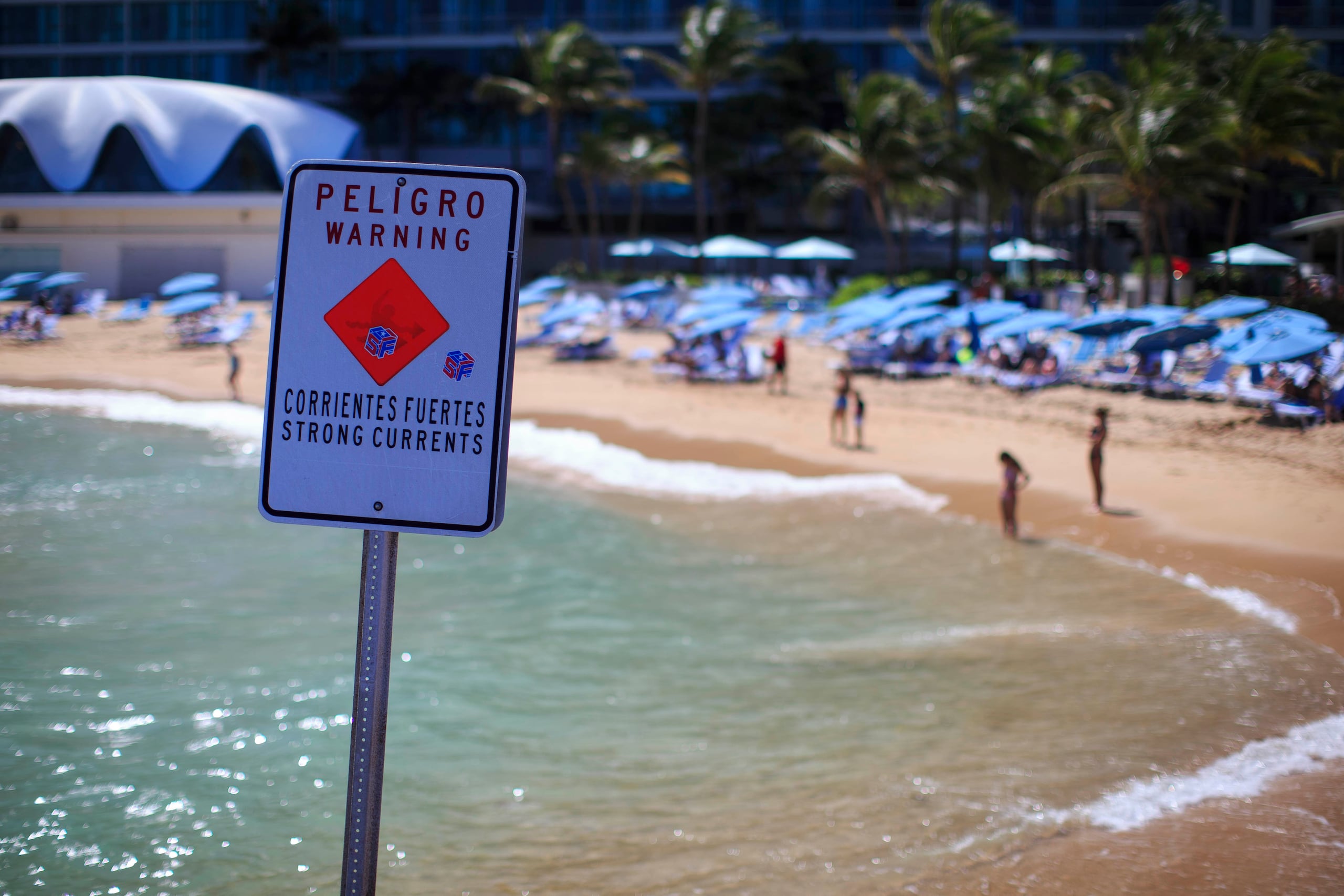 Pierluisi explicó que la Oficina de Administración y Transformación de los Recursos Humanos (OATRH) emitirá un memorando con los detalles para asegurar la correcta implementación de esta medida.