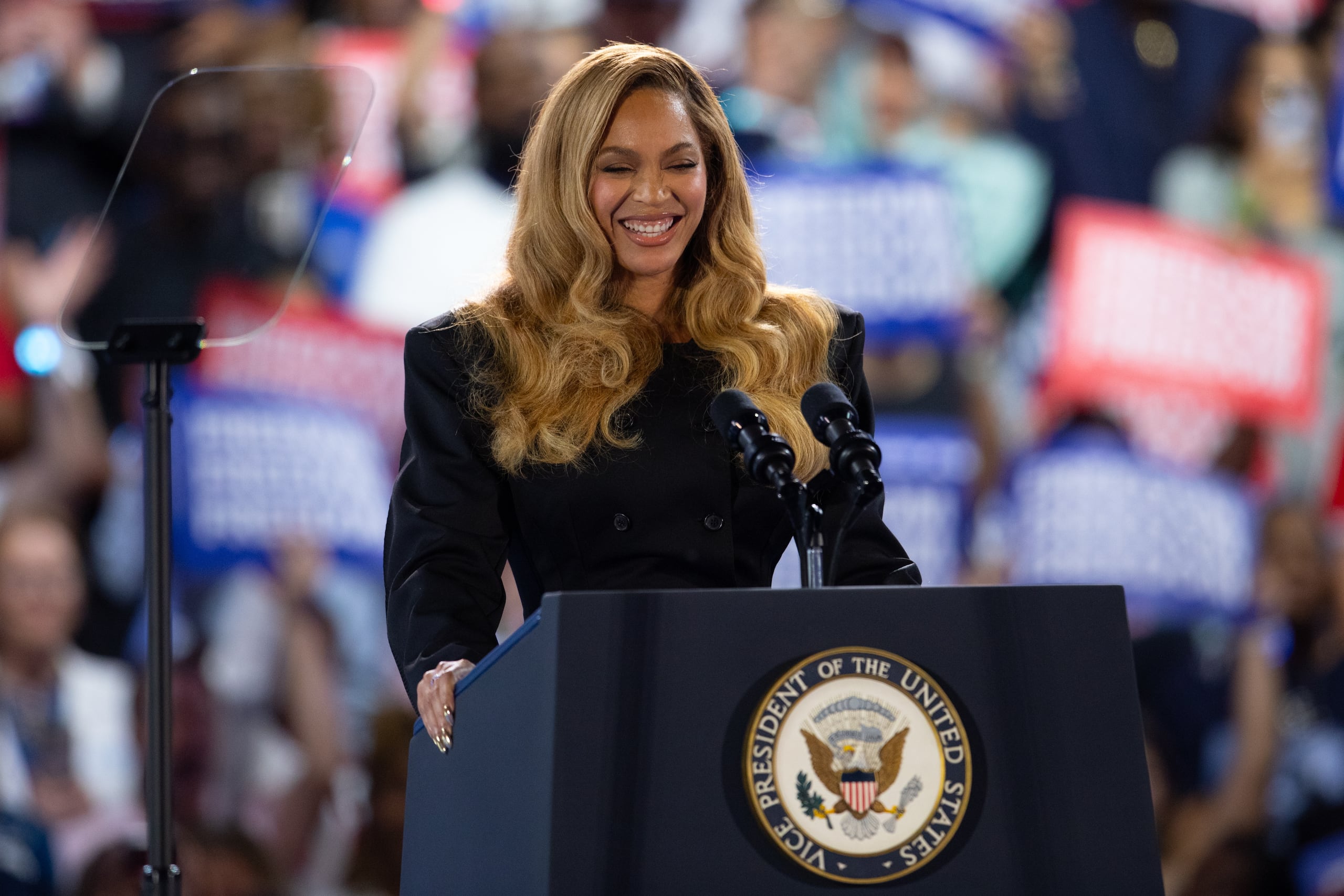 La cantante Beyoncé dio este viernes su apoyo a la candidatura de la vicepresidenta Kamala Harris y pidió a los estadounidenses votar por la demócrata para cambiar el destino del país.