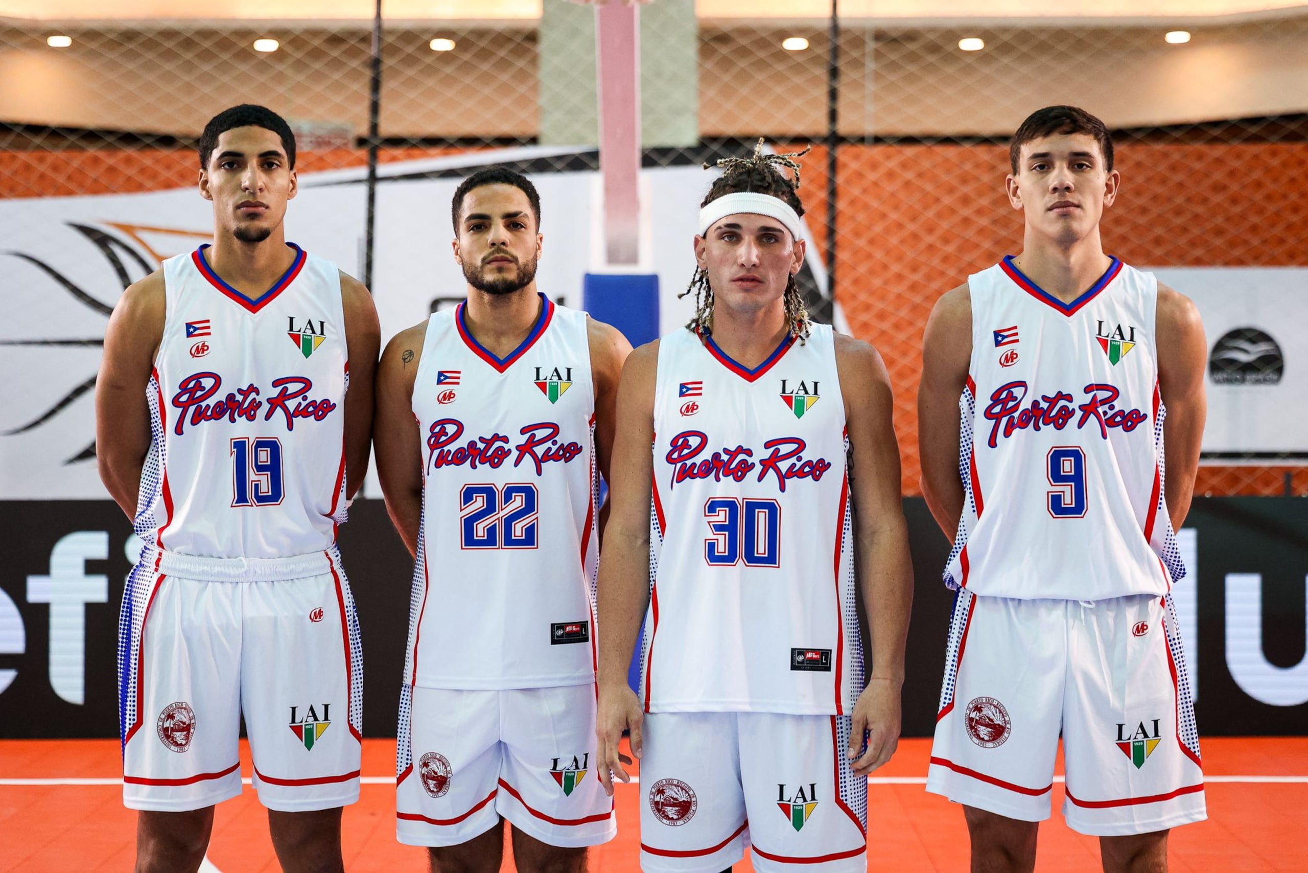 El equipo de los Los Gallitos del Recinto de Río Piedras de la Universidad de Puerto Rico (UPR) fue compuesto por Fernando Caballero, Elwin Cardona, William Mercado y Kristhian Rivera.