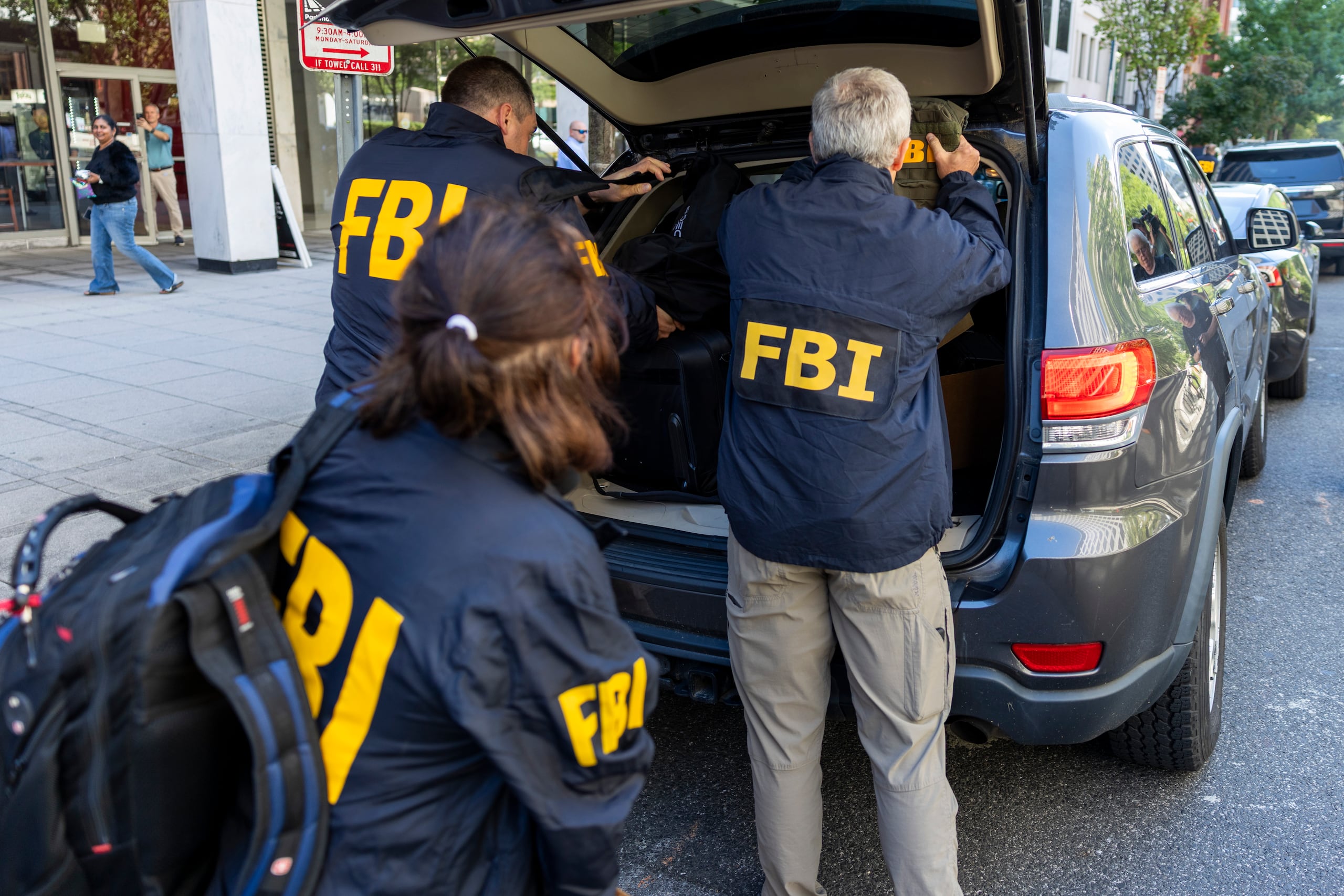 El FBI no investiga a Natanson, sino a Aurelio Pérez Lugones, un administrador de sistemas de Maryland acusado de acceder y sustraer información de inteligencia de forma ilegal.