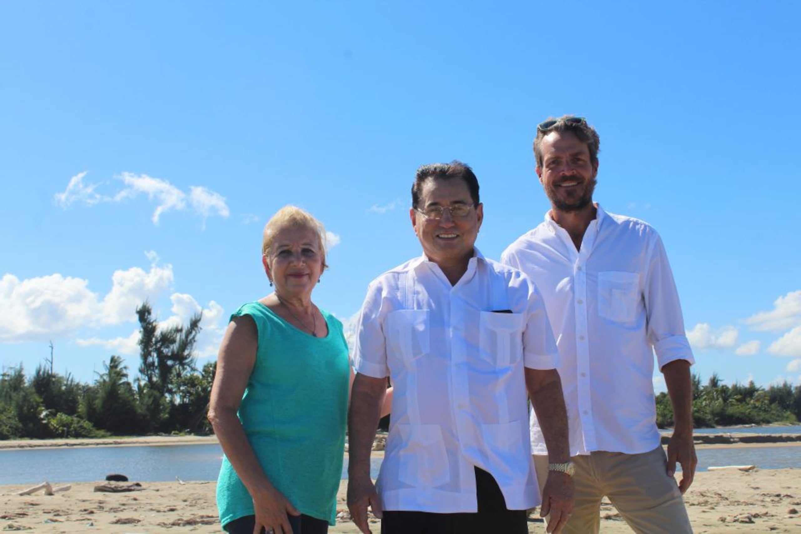 La alcaldesa de Loíza, Julia Nazario Fuentes, junto al hoy fenecido abogado Manuel J. Fernós.