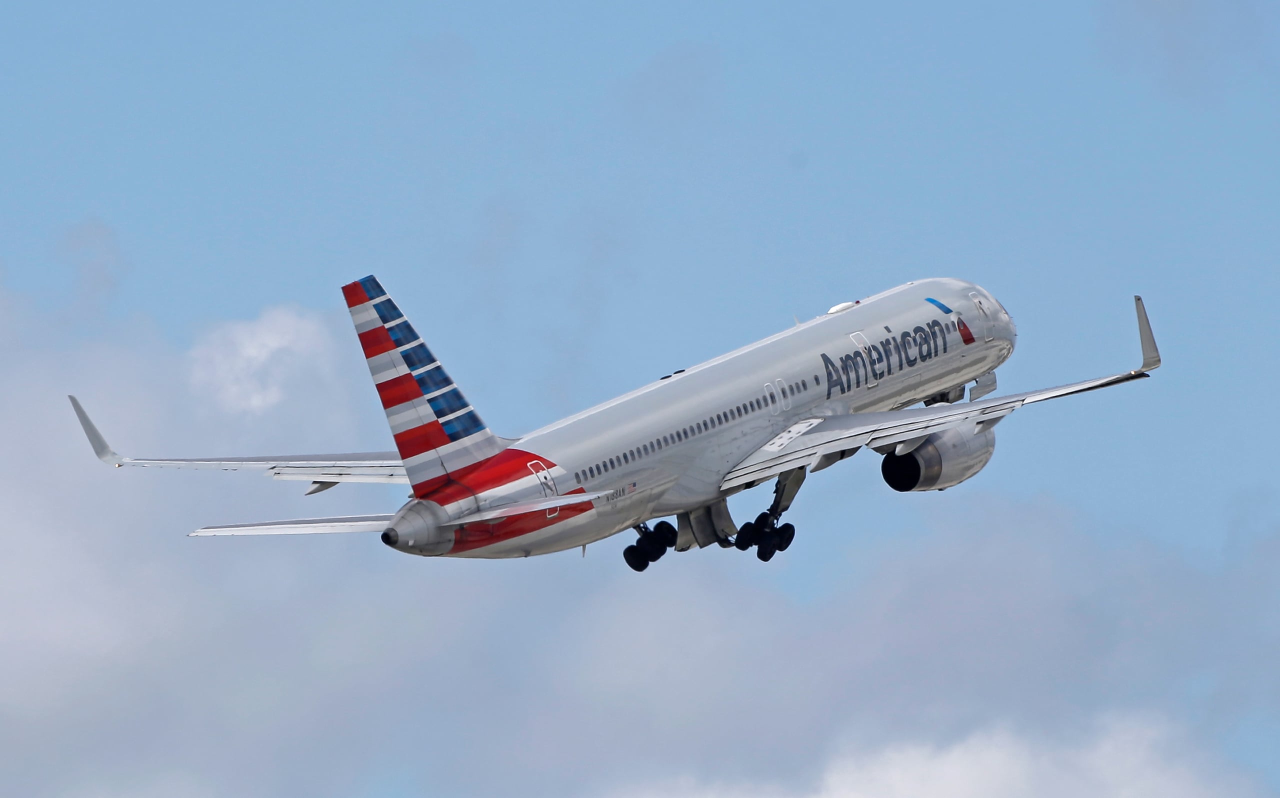 El avión afectado es de American Airlines.