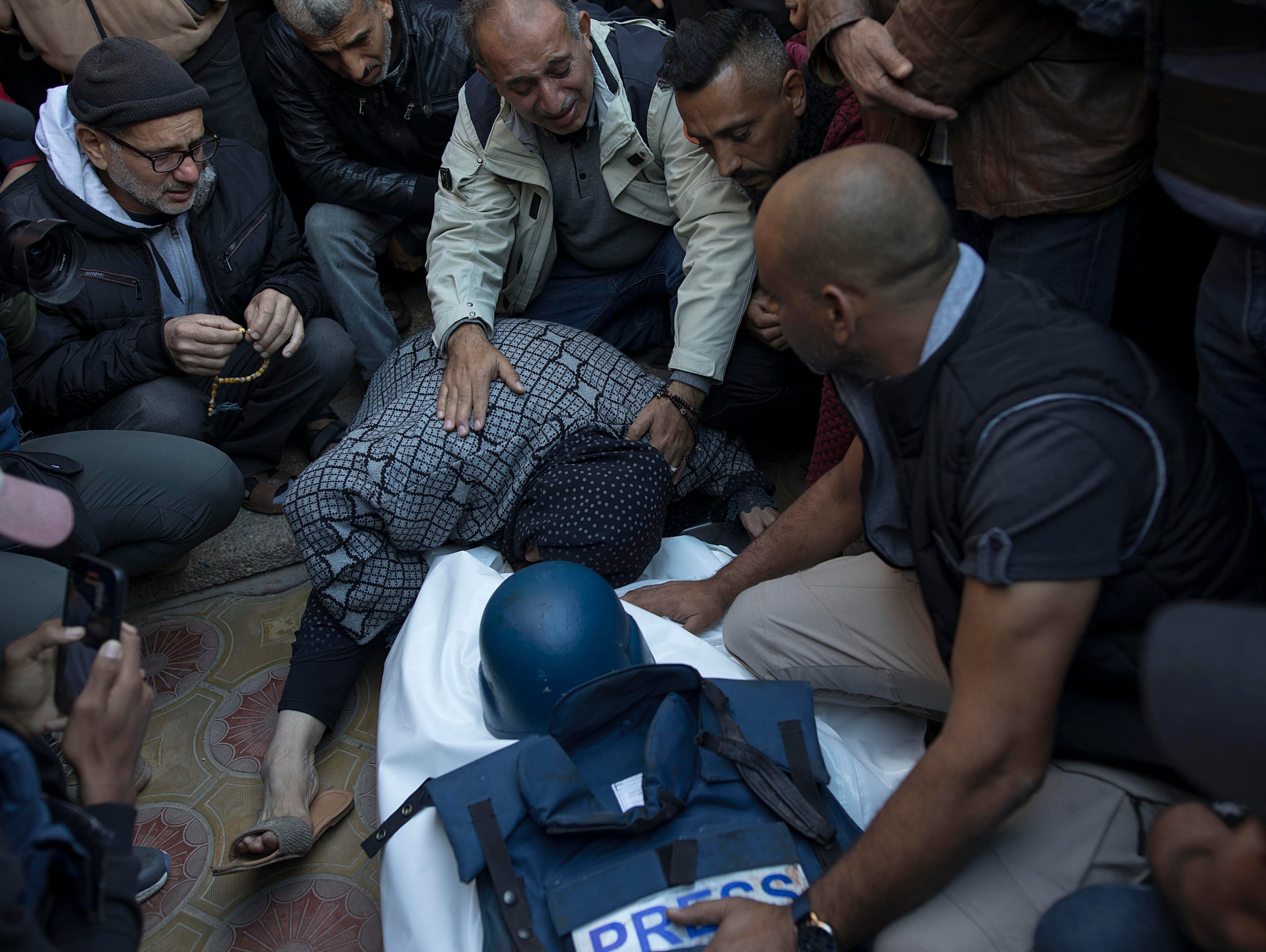 Prácticamente todos los periodistas asesinados son de nacionalidad palestina. (EFE/EPA/HAITHAM IMAD/ARCHIVO)