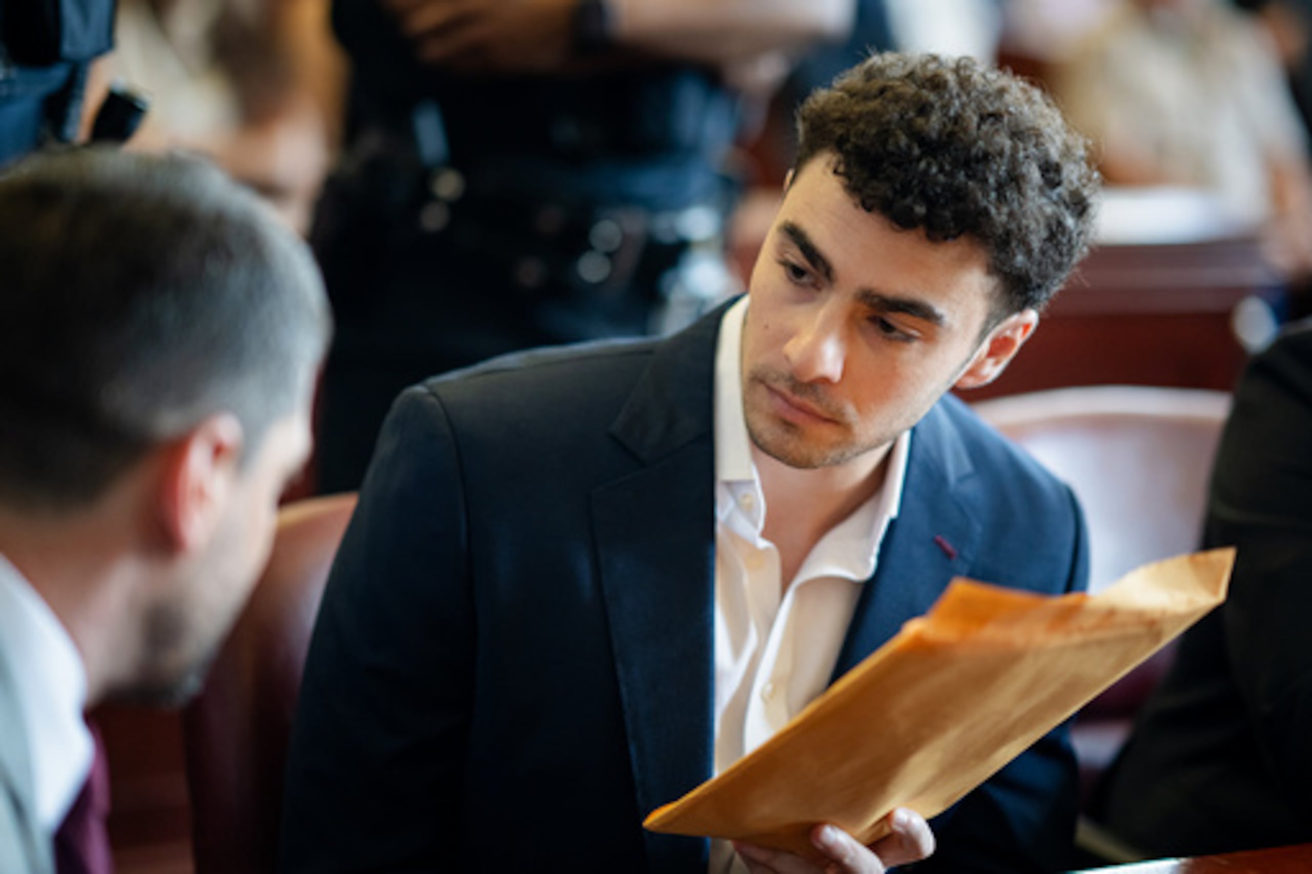 Luigi Mangione comparece en una vista previa al juicio en el Tribunal Penal de Manhattan, en Nueva York, el miércoles 17 de junio de 2026. (Foto AP/Angelina Katsanis, Pool)
