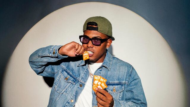 Myke Towers y Taco Bell unen fuerzas con salsas y gafas exclusivas