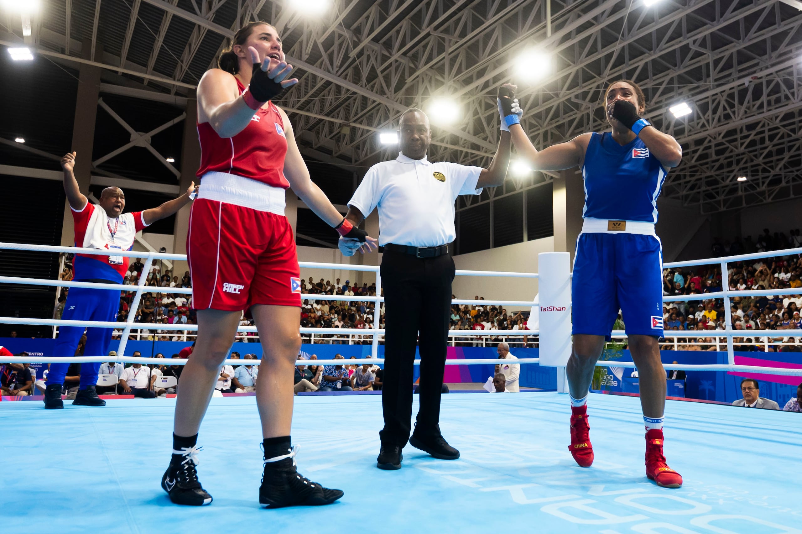 El combate dejó visiblemente afectada a la boxeadora.