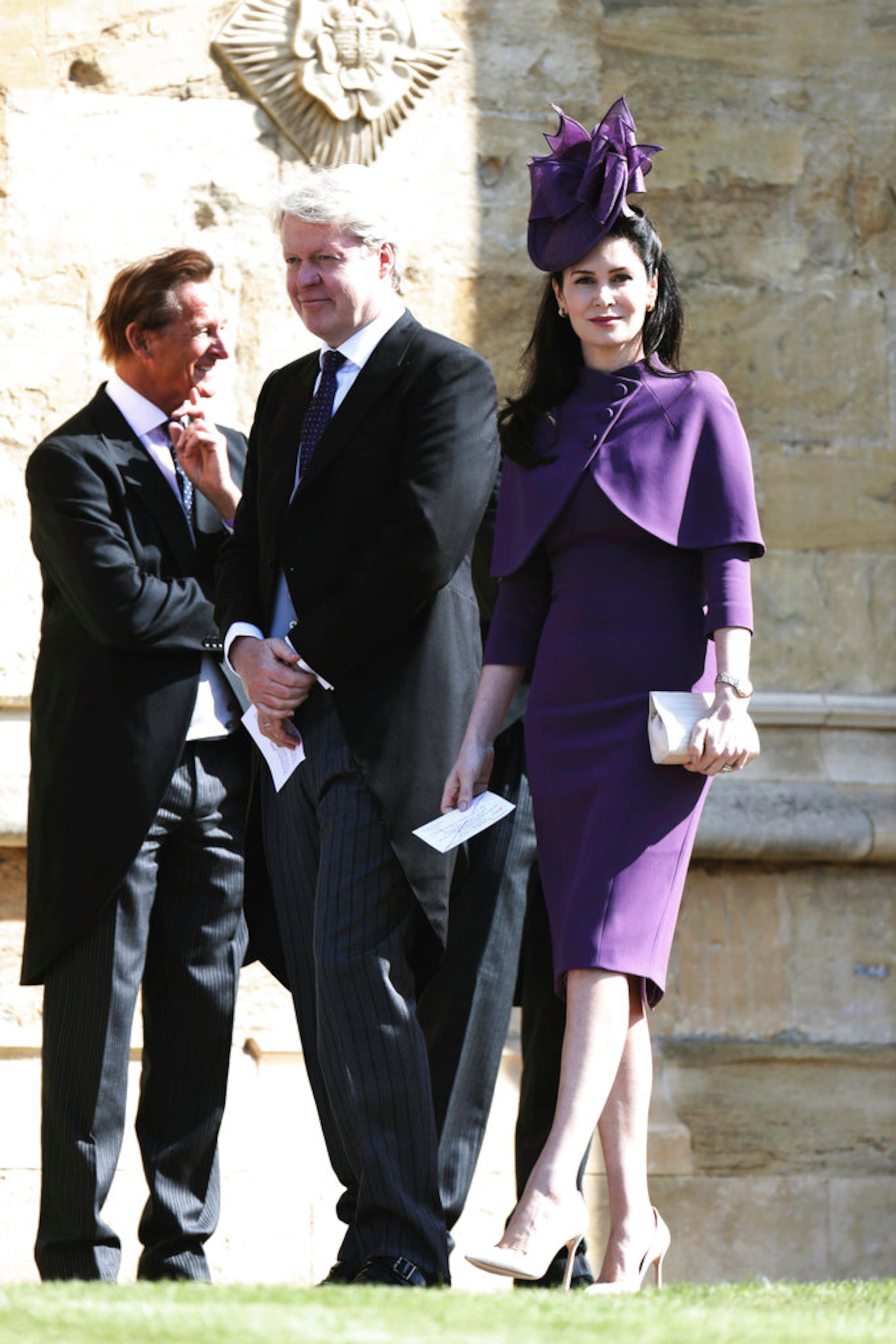 Charles Spencer, el hermano de Lady Di, y su esposa Karen llegan a la ceremonia religiosa de su sobrino Harry. (Foto: AP)