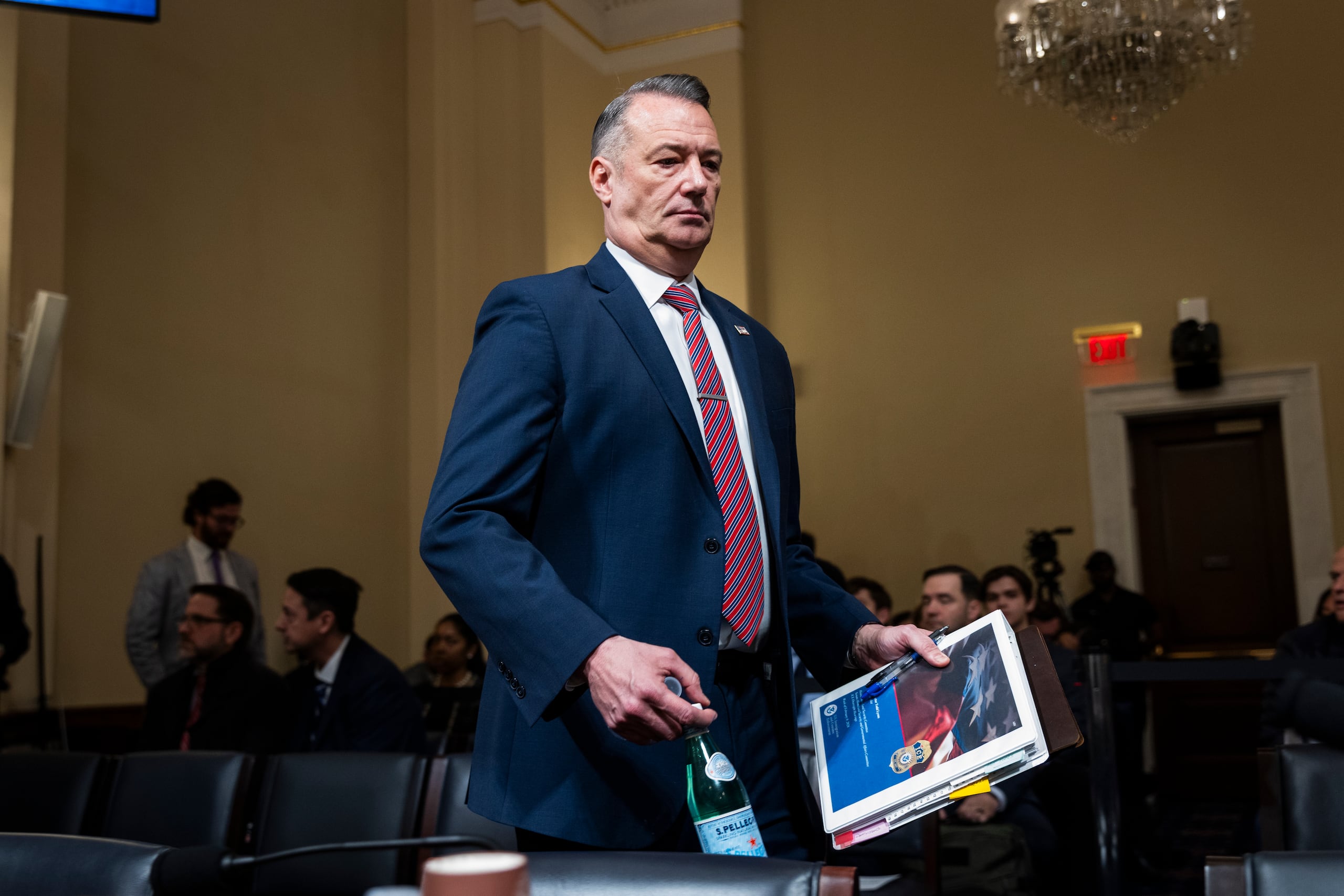 El director interino de ICE, Todd Lyons, y el comisionado del CBP, Rodney Scott, se negaron a responder preguntas. (EFE/EPA/JIM LO SCALZO)