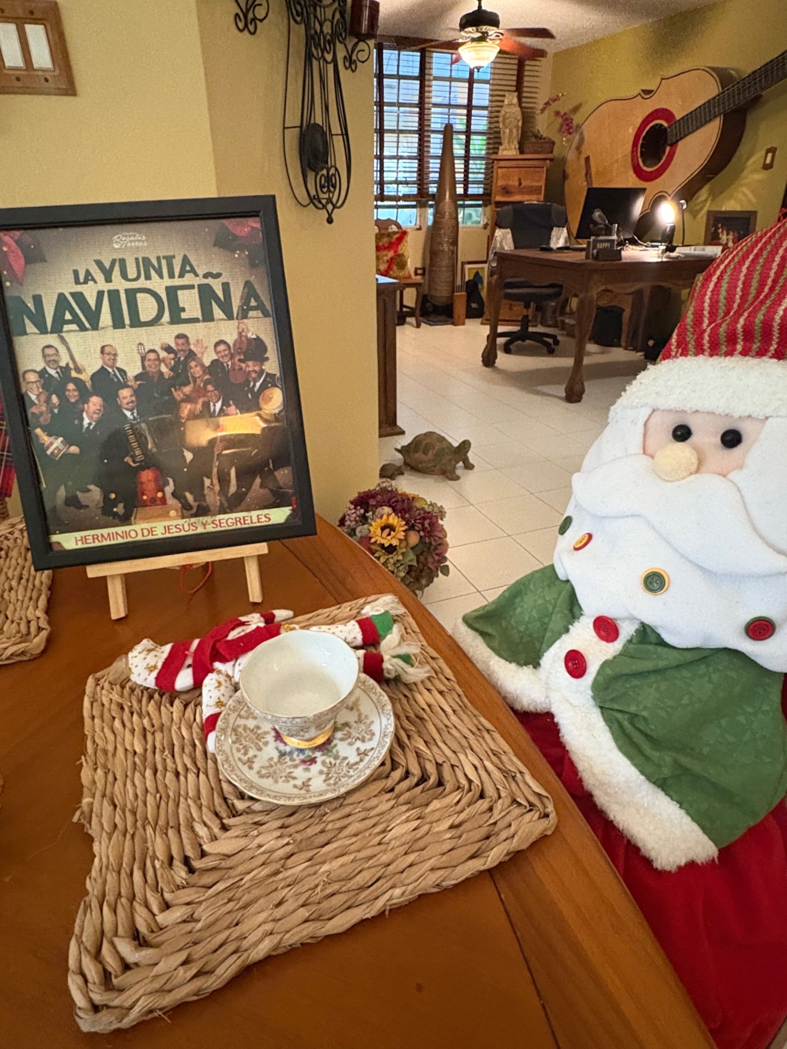 Herminio de Jesús nos abrió las puertas de su hogar, donde todo el año es Navidad.