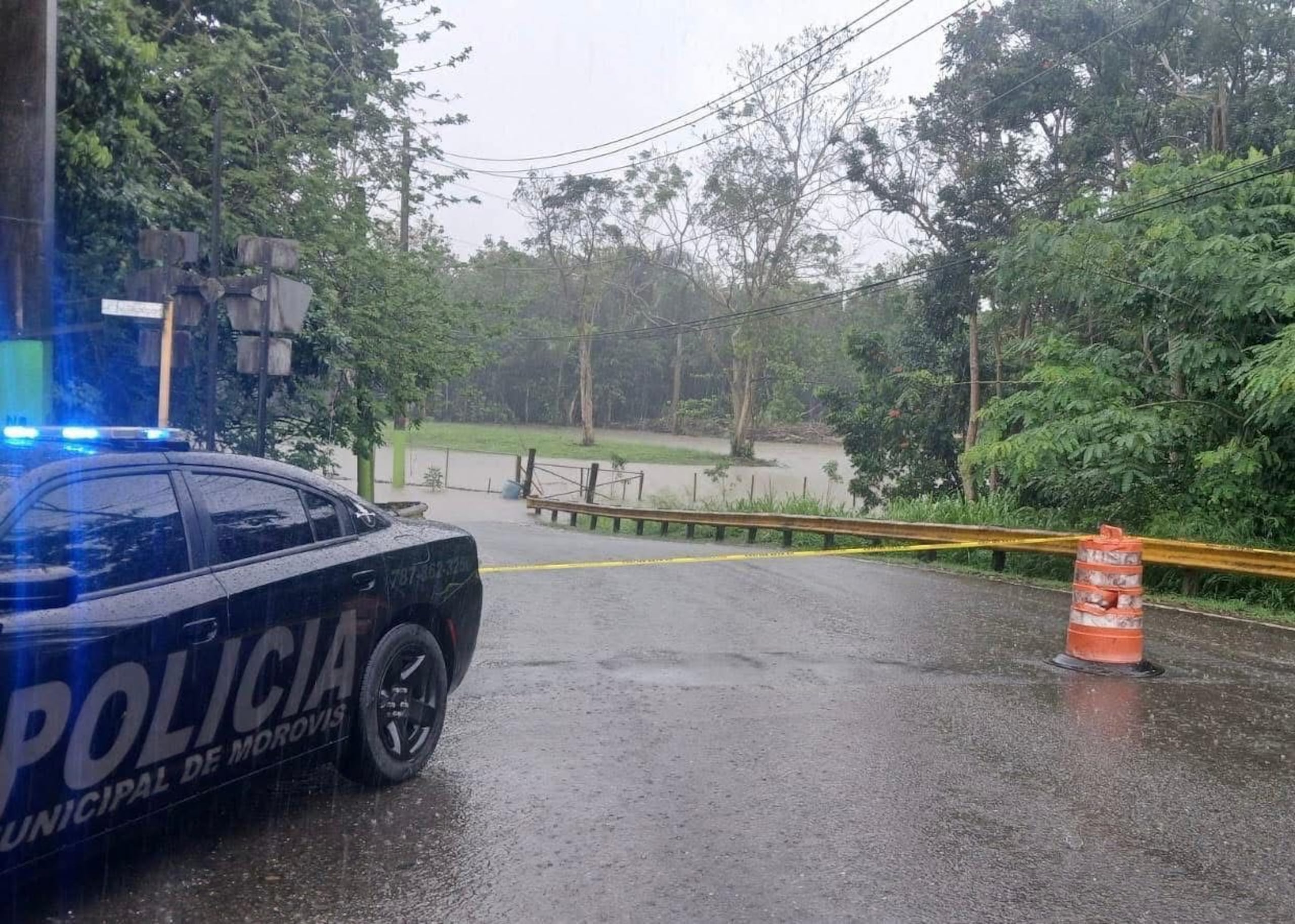 Se informó que los trabajadores fueron rescatados sin mayores inconvenientes y se encuentran a salvo.