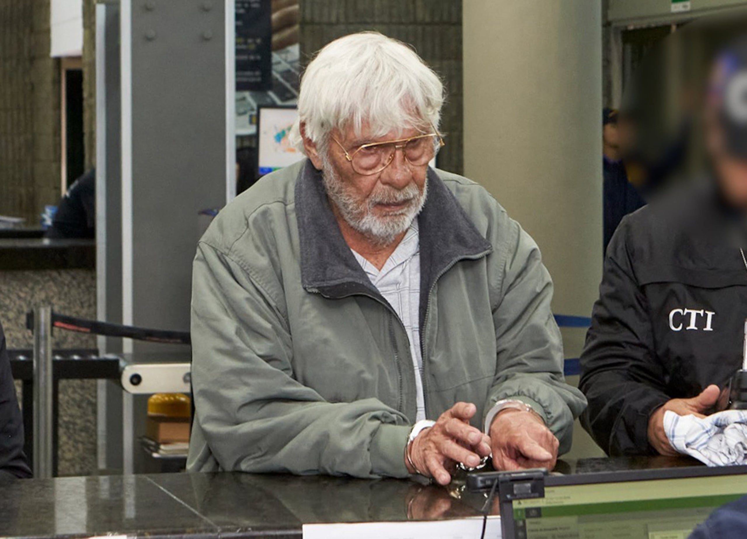 Fotografía cedida por la oficina de prensa de la Fiscalía General de la Nación que muestra a Rodrigo Calero Córdoba, persona solicitada en extradición por una corte de Estados Unidos por presuntamente violar a su sobrina menor de edad cuando residía en ese país, este domingo en Cali (Colombia). EFE/ Fiscalía de Colombia /