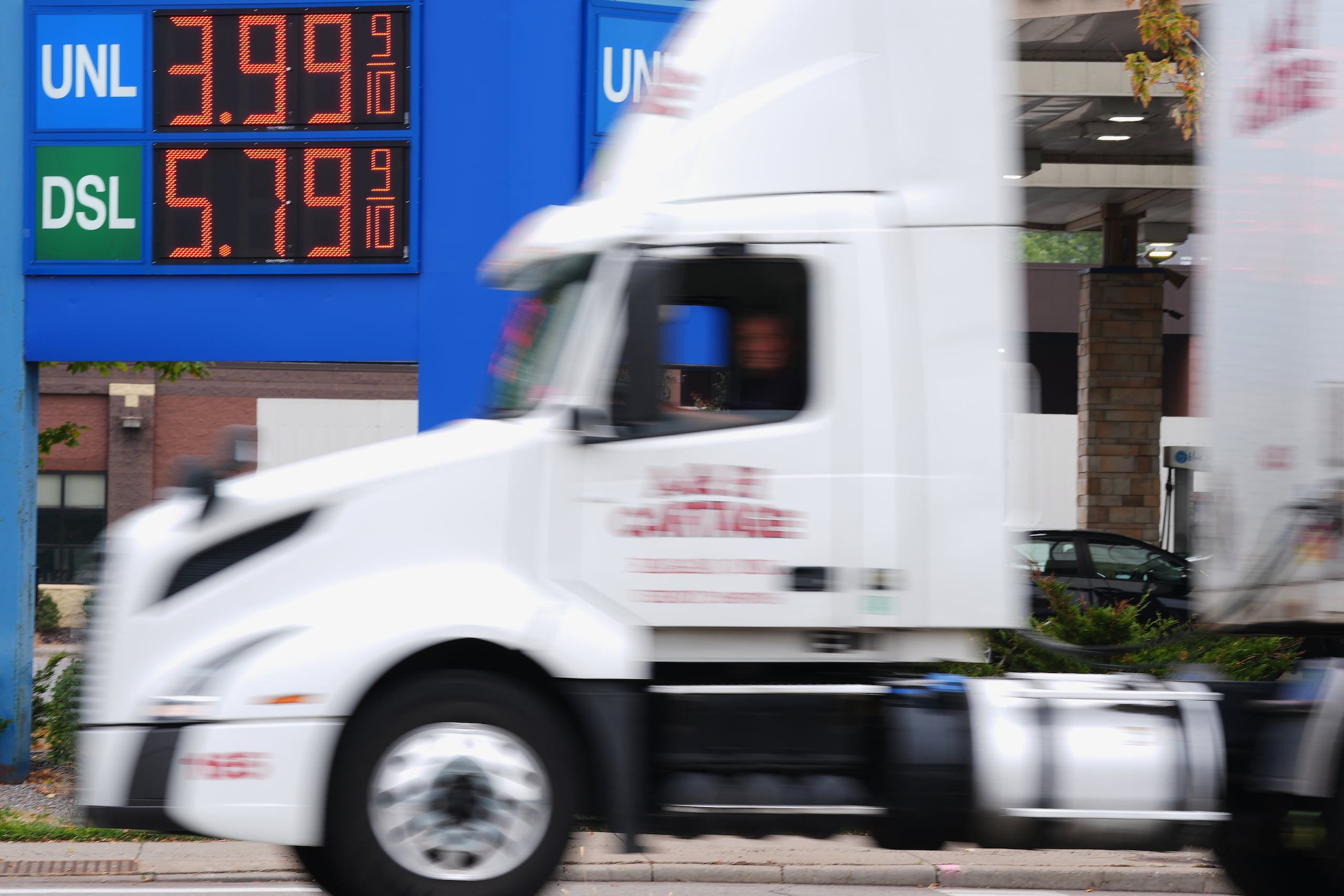 El principal beneficio potencial sería una reducción en los costos de transporte y distribución si el suministro adicional contribuye a abaratar el diésel.