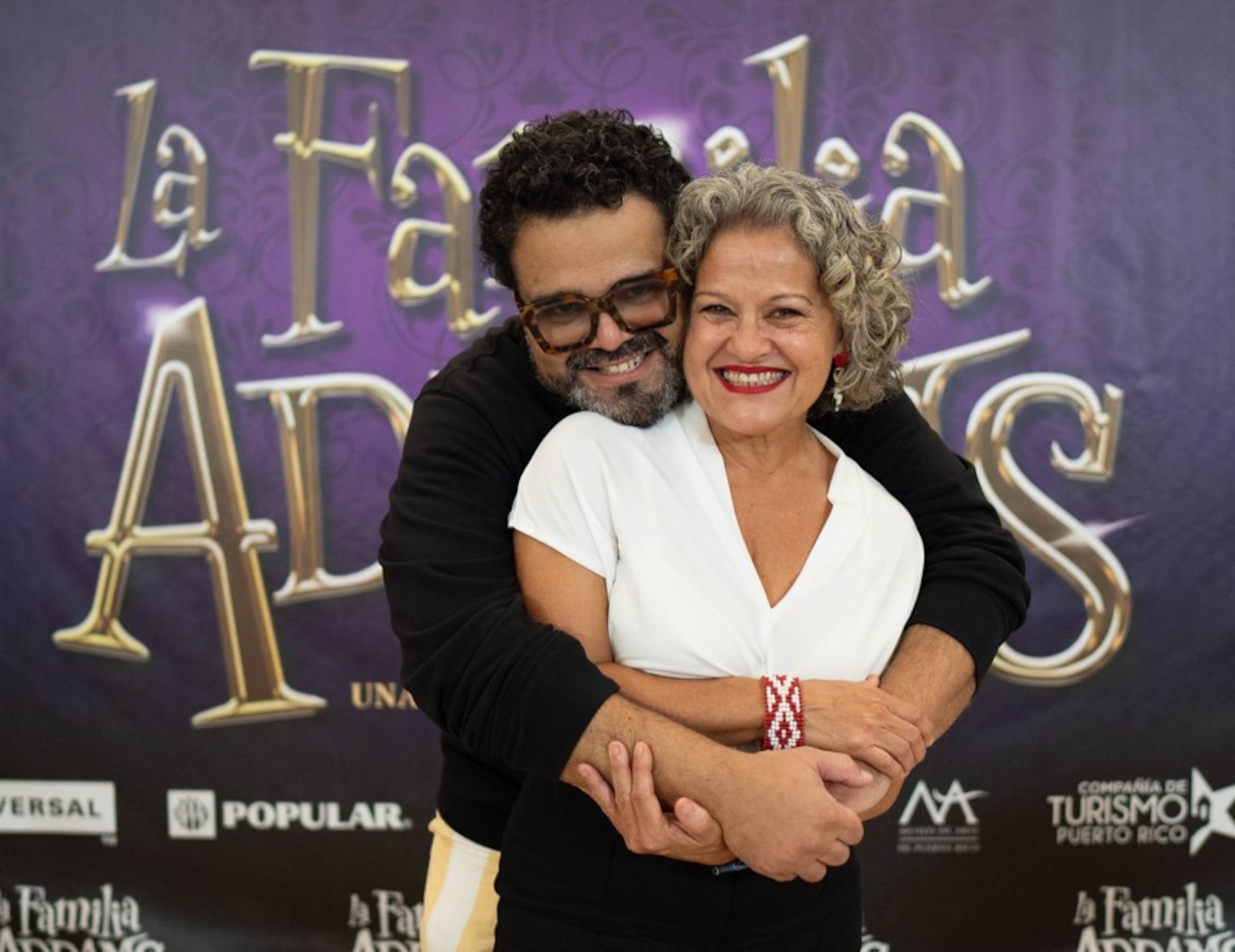 A menos de un mes del estreno, madre e hijo van afinando detalles para sus respectivas caracterizaciones en el musical.