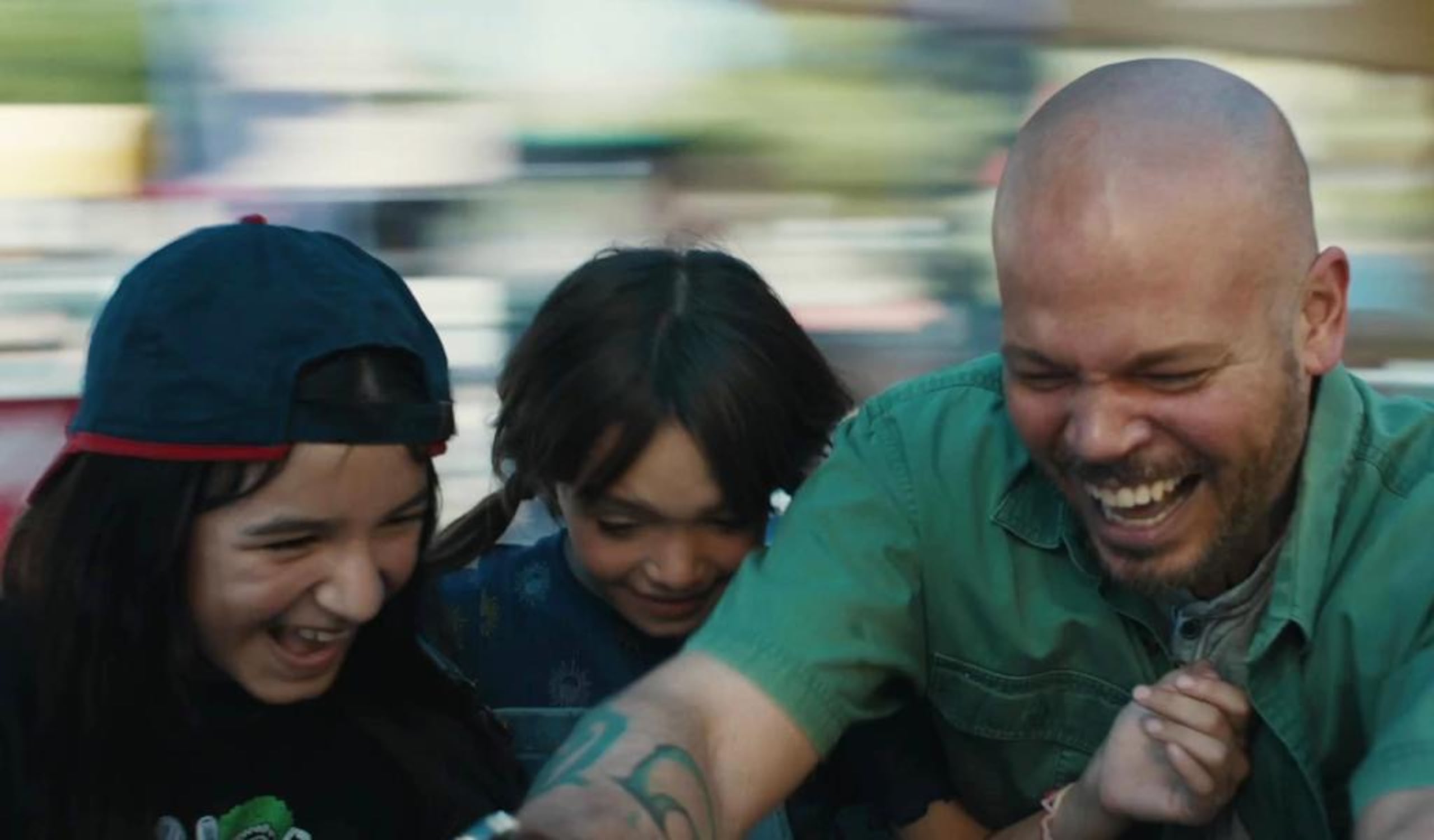 René Pérez estelariza el drama sobre sobre la complicada relación de un padre adicto y sus hijas.