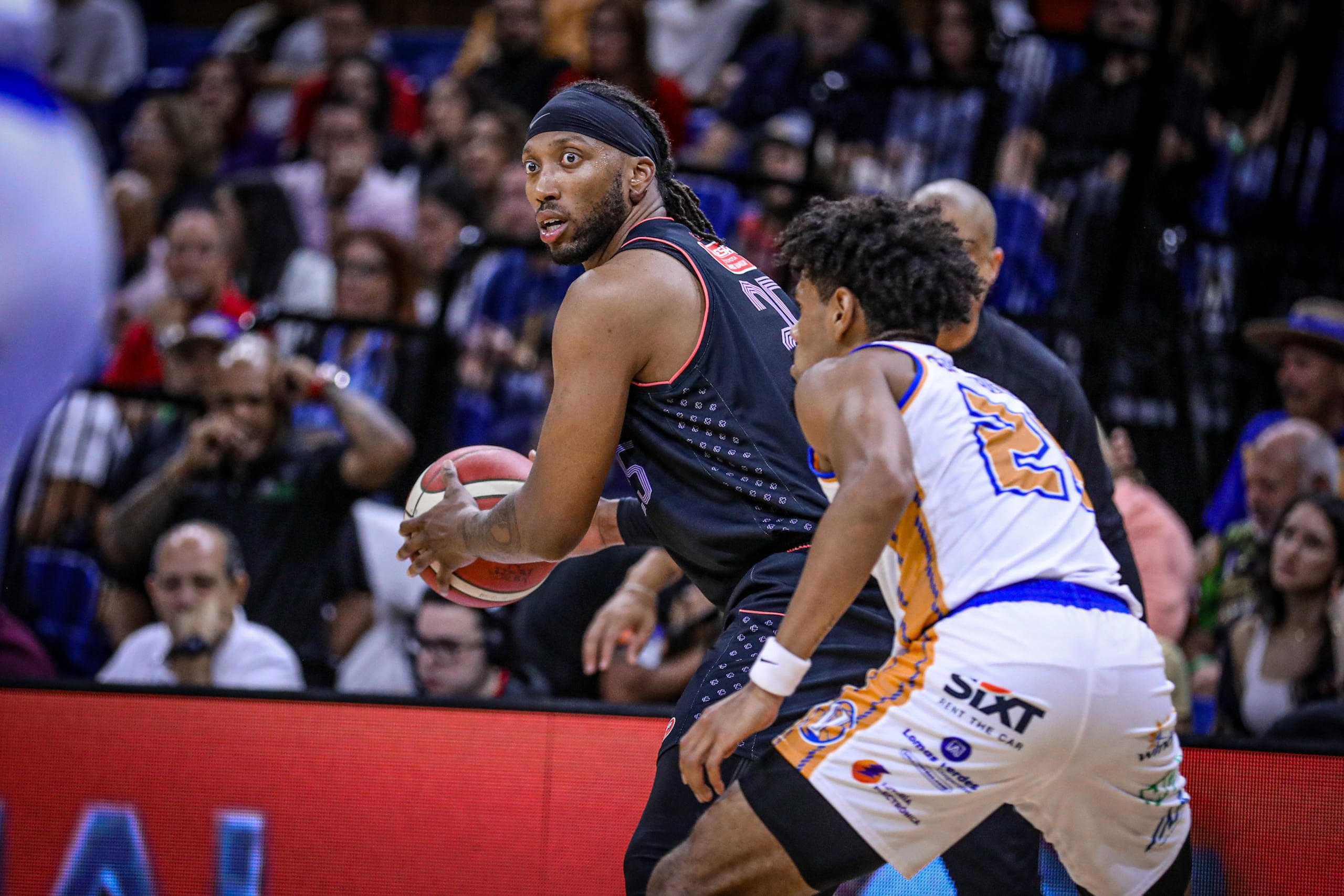 Criollos de Caguas, Akill Mitchell