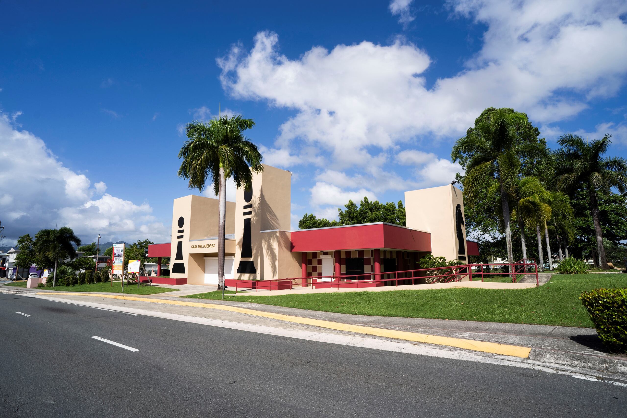 Las reparaciones realizadas en la Casa del Ajedrez  incluyeron el reemplazo del sistema de acústicos, reparación de luminarias y servicios sanitarios, y la pintura del interior y exterior del edificio, entre otros. Asimismo, se reemplazaron las puertas, ventanas y el acondicionador de aire, entre otros arreglos.