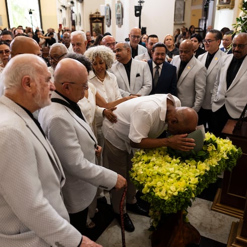 FOTOS: Rinden emotivo homenaje a don Rafael Ithier en misa conmemorativa