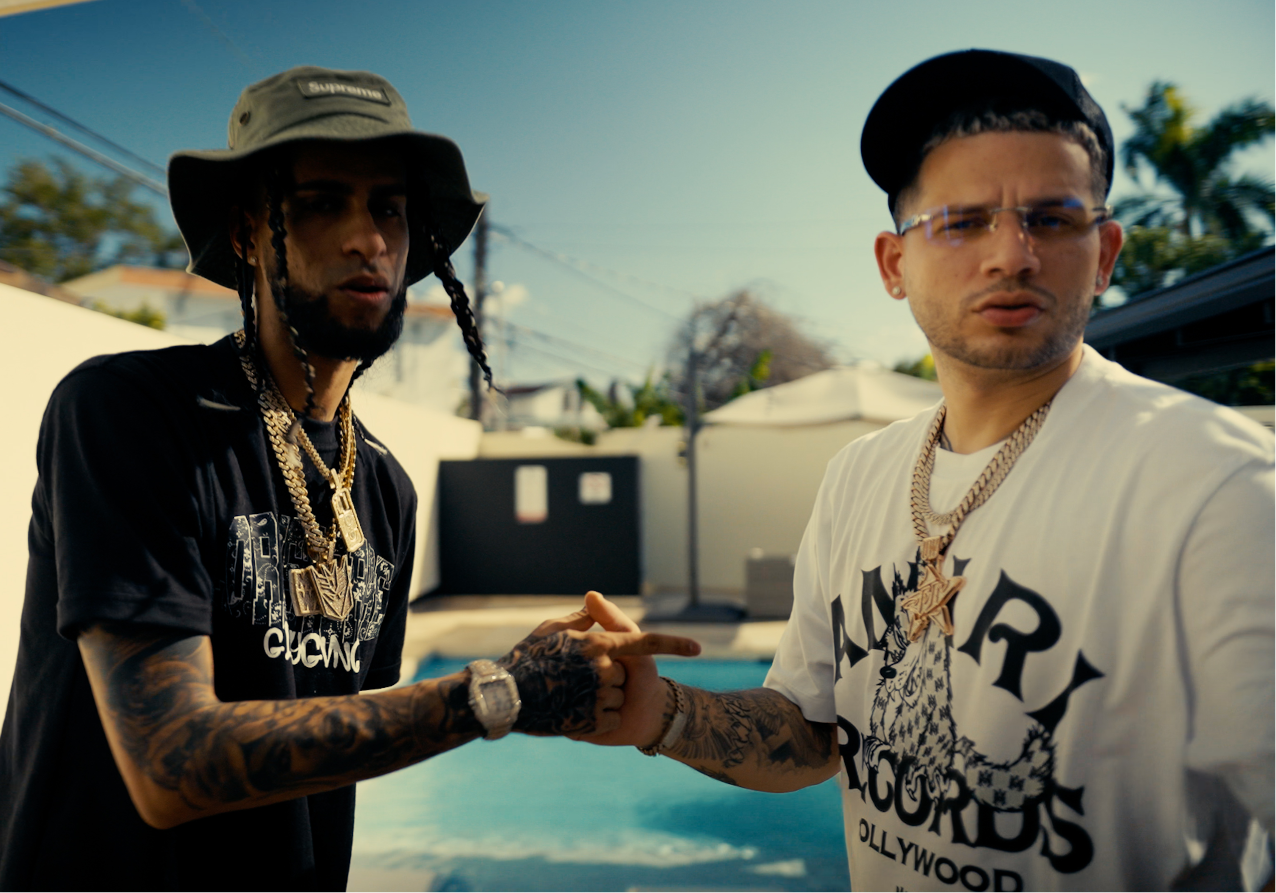 La inventiva de Yovngchimi (izquierda) y Dei V se plasma en sus versos.