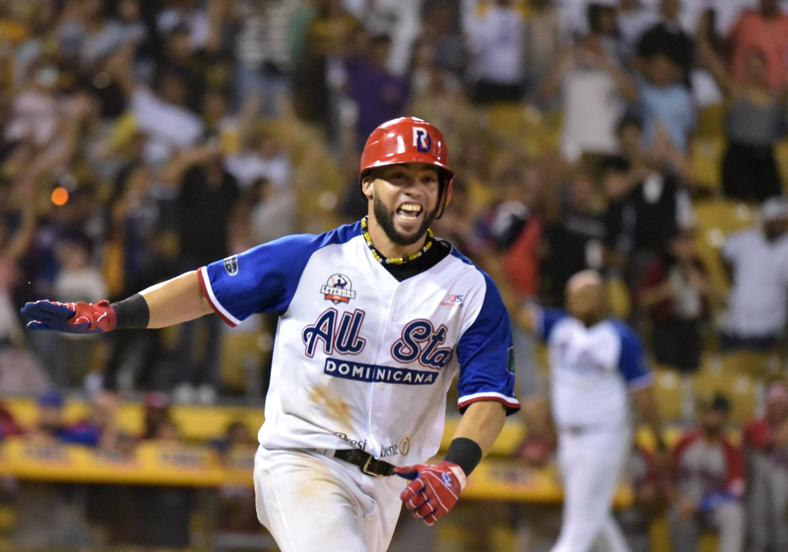 Juan Carlos Pérez bateó el hit decisivo por el equipo de República Dominicana.