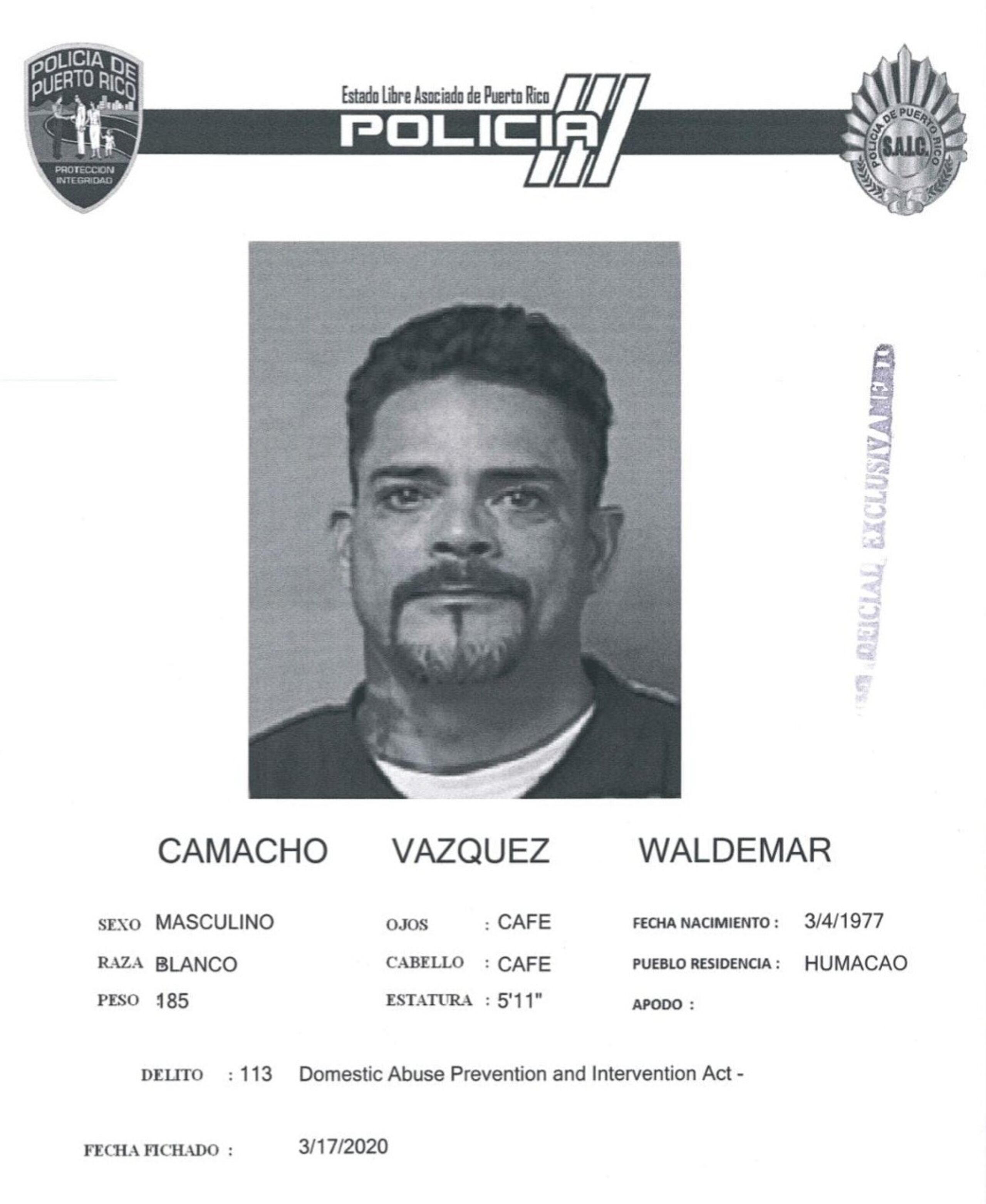 El juez Carlos Capó, del Tribunal de Humacao,expidió una orden de arresto contra Waldemar Camacho Vázquez de 46 años, con una fianza de $400,000.00.