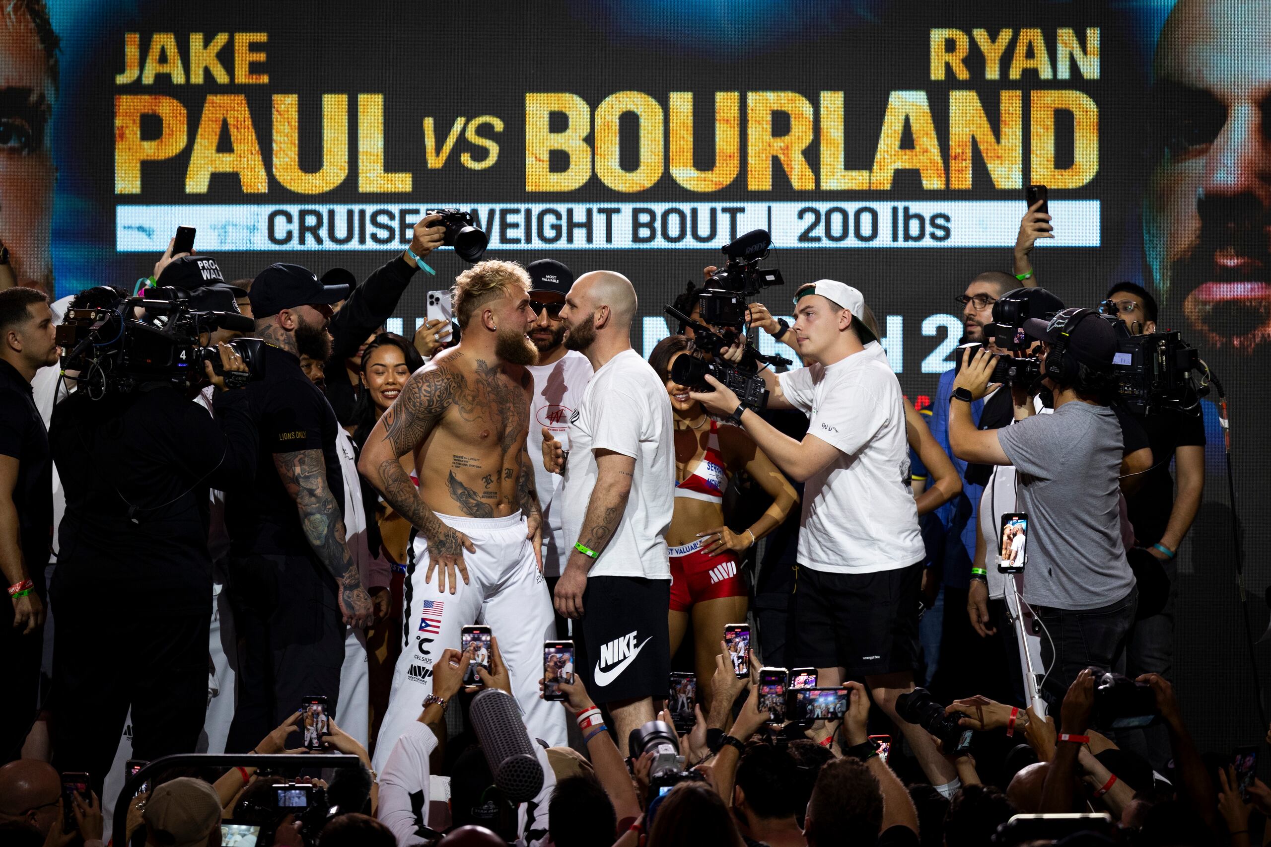 Coliseo de Puerto Rico José Miguel Agrelot, 1 de marzo de 2024: Pesaje oficial de la cartelera estelarizada por Amanda Serrano, quien defenderá sus fajas ante la alemana Nina Meinke.