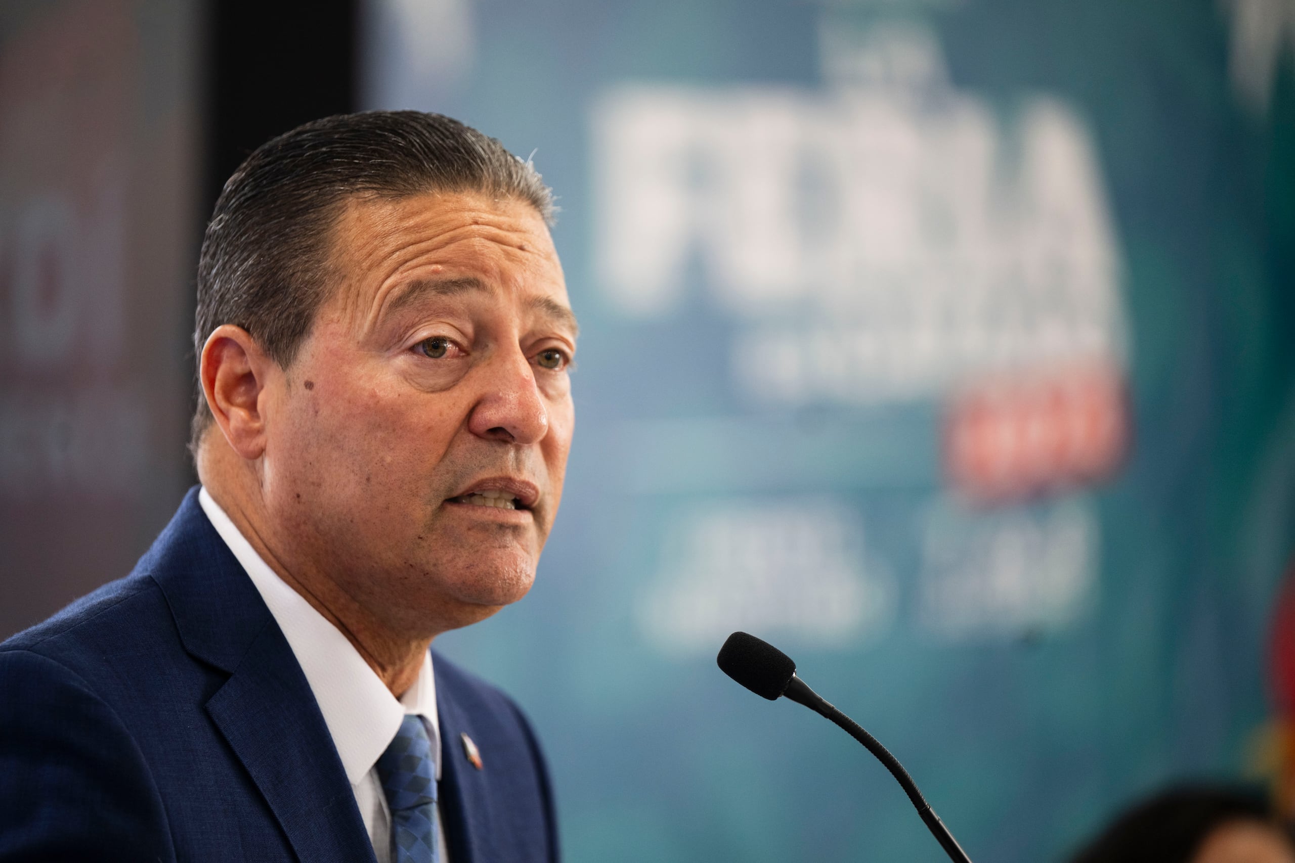 El alcalde Julio Alicea Vasallo rechazó que la investigación se deba a un alegado esquema de empleados fanstasmas.