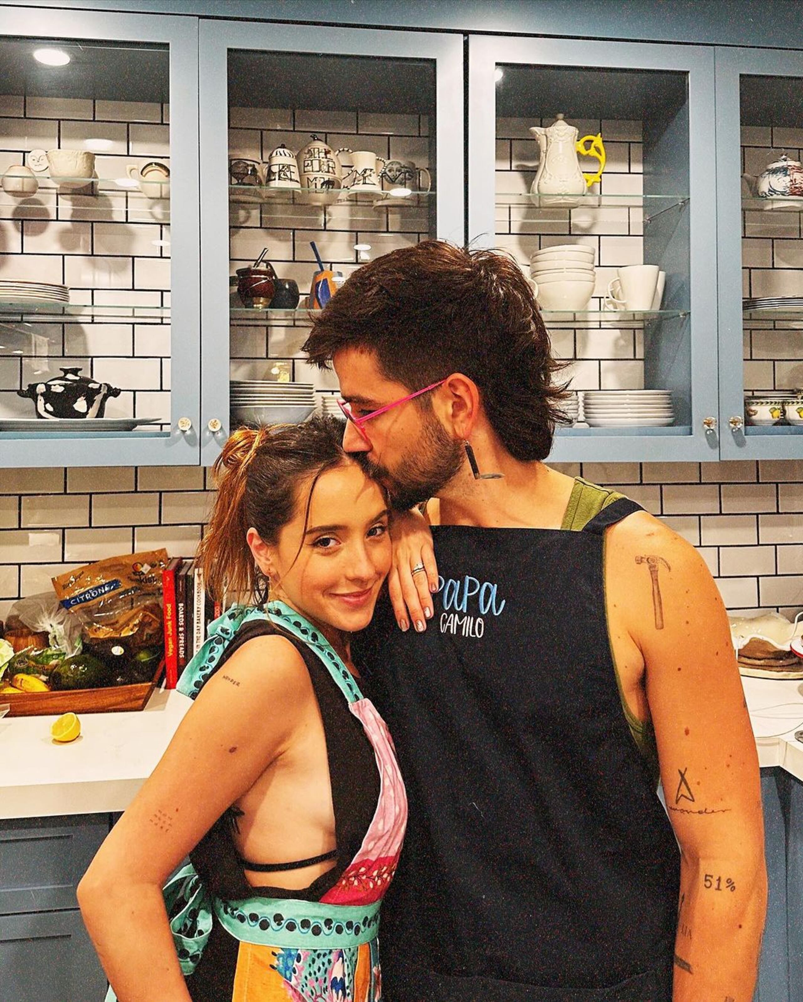 Los cantantes Evaluna Montaner y Camilo.