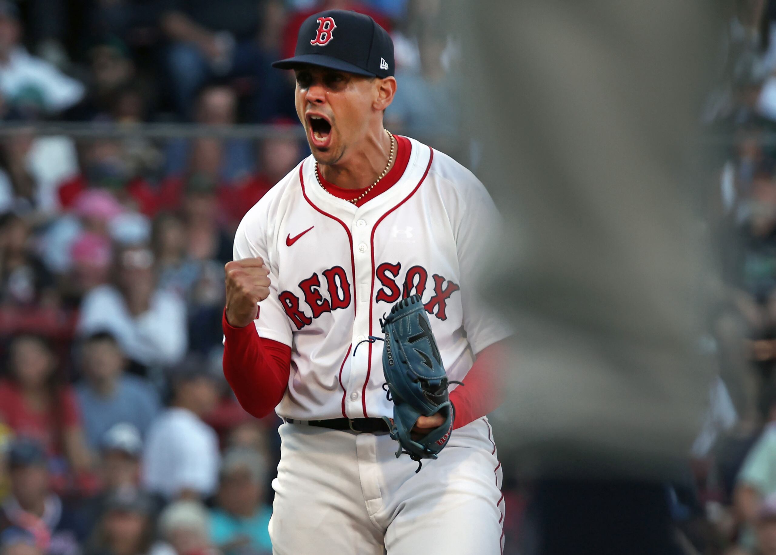 José De Leon, de los Red Sox de Boston, reacciona después de registrar el último out de la sexta entrada durante el juego de béisbol de Grandes Ligas.