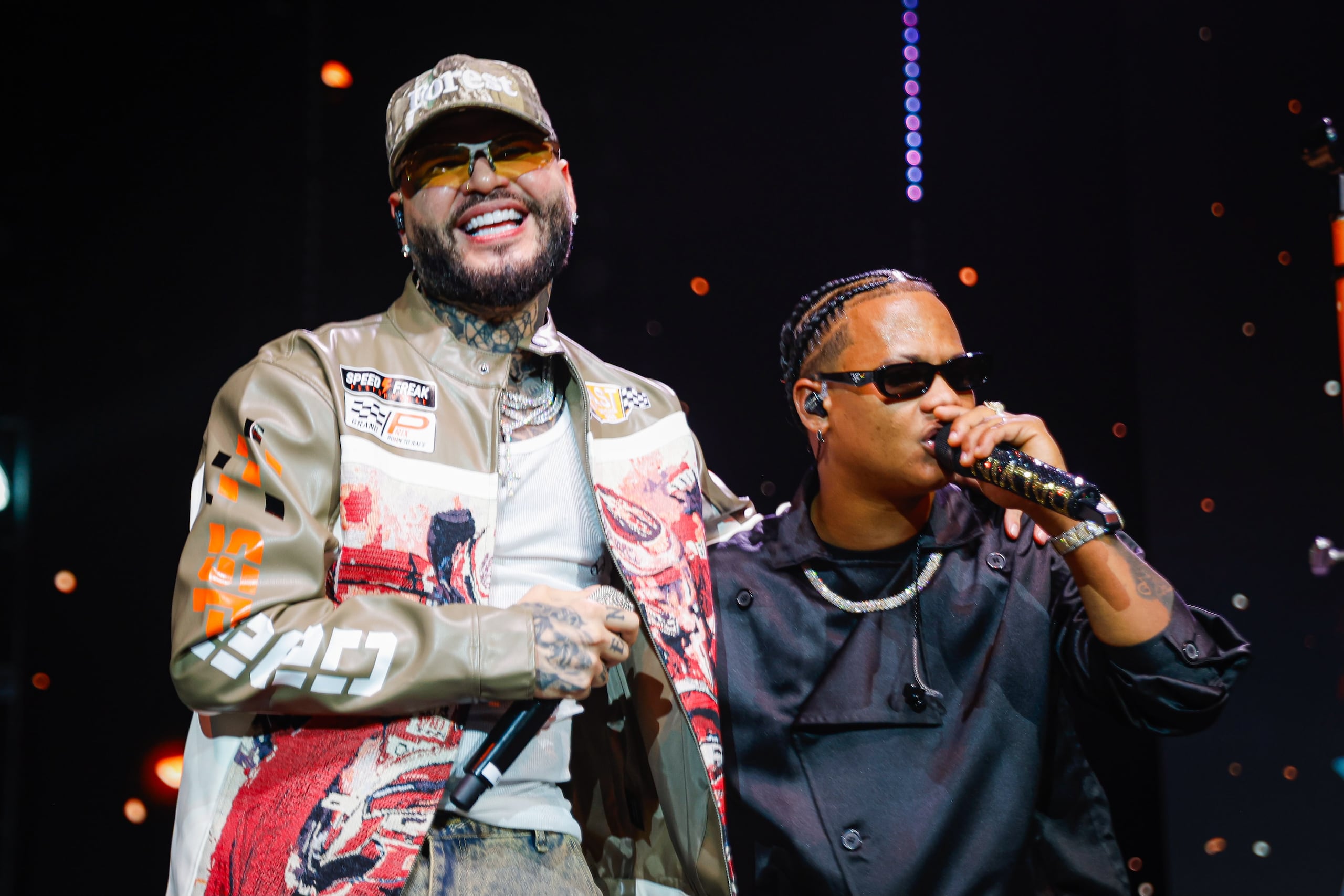El reguetonero Farruko y la cantante Melina León se unieron a la velada musical de Dalvin "La Melodía" en el Coca- Cola Music Hall, con sus respectivas actuaciones.