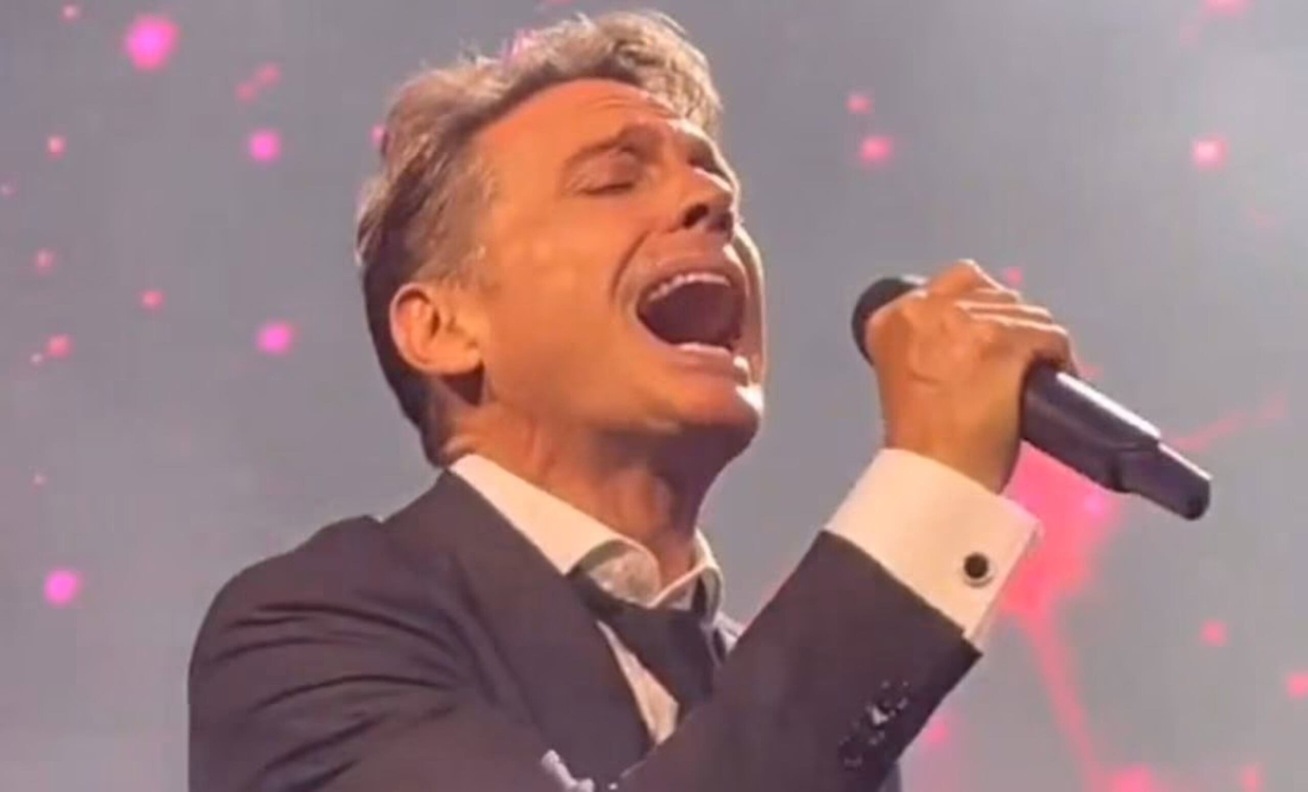 Luis Miguel regresó a los escenarios tras cuatro años de ausencia.