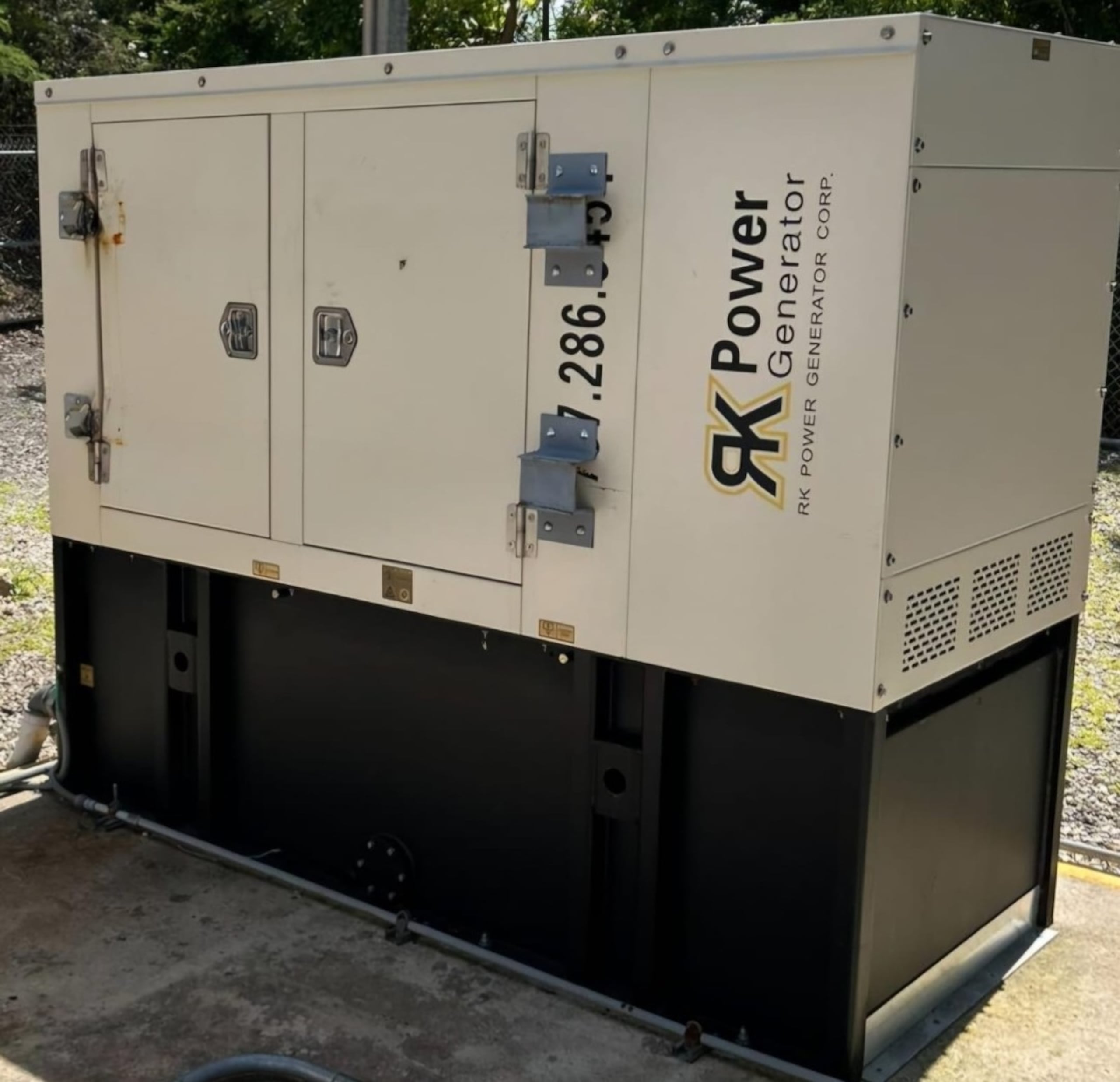 Un generador eléctrico industrial hurtado de una torre de transmisión de la compañía Liberty fue recuperada en un río que discurre entre Camuy y Hatillo.