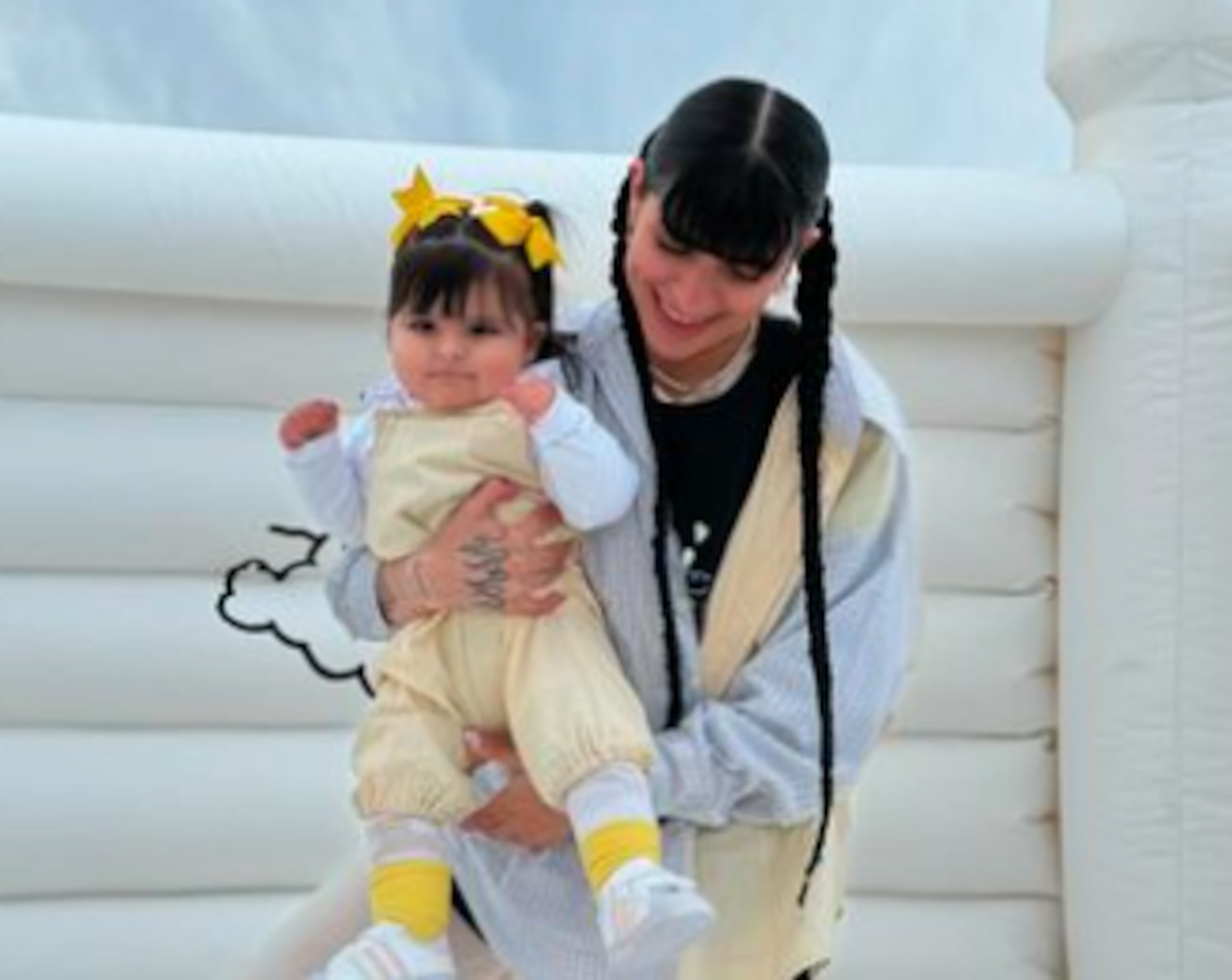 Cazzu y su hija, Inti.