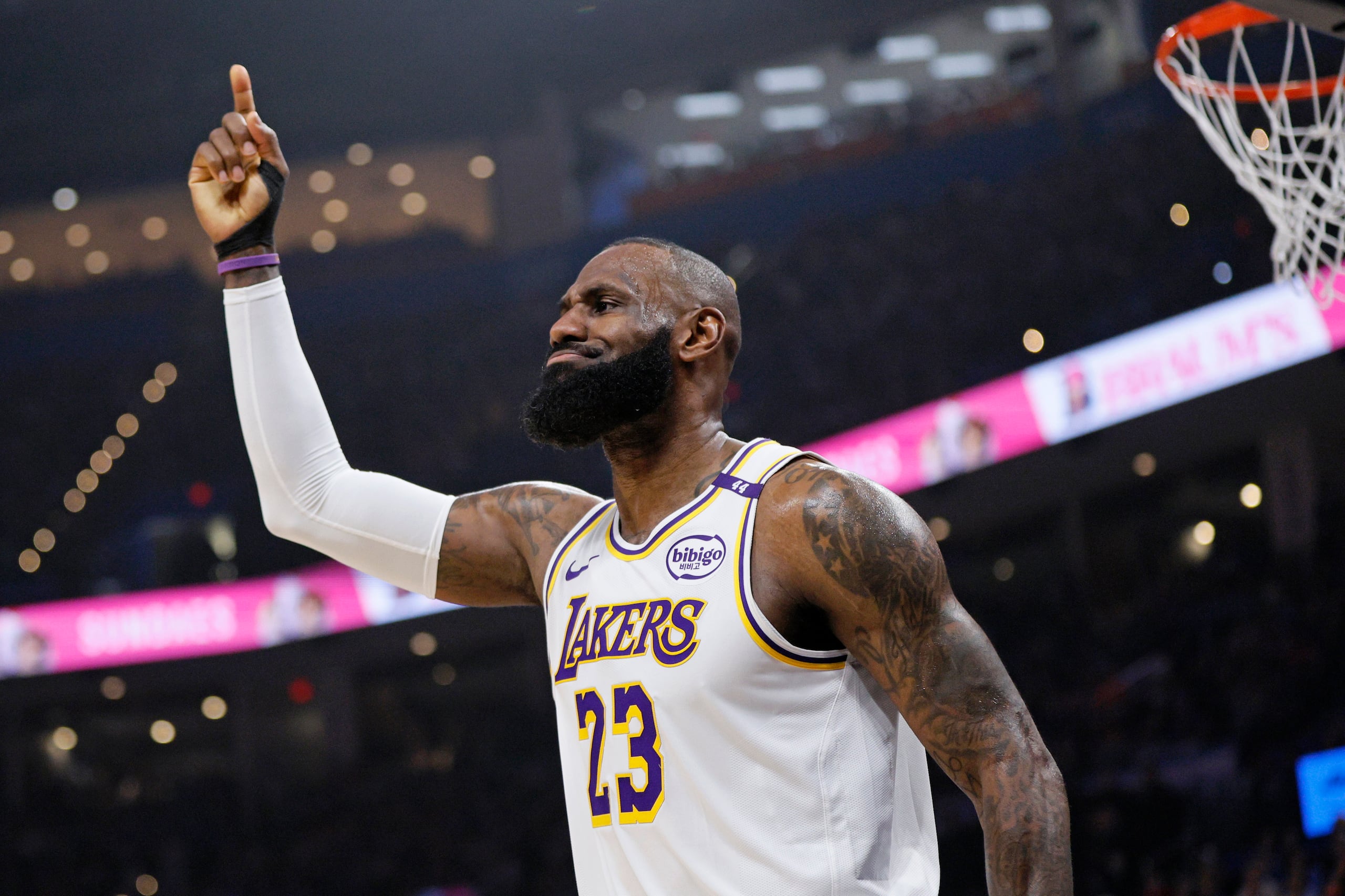 LeBron James, de los Lakers de Los Ángeles, durante la temporada 2024-25 de la NBA.