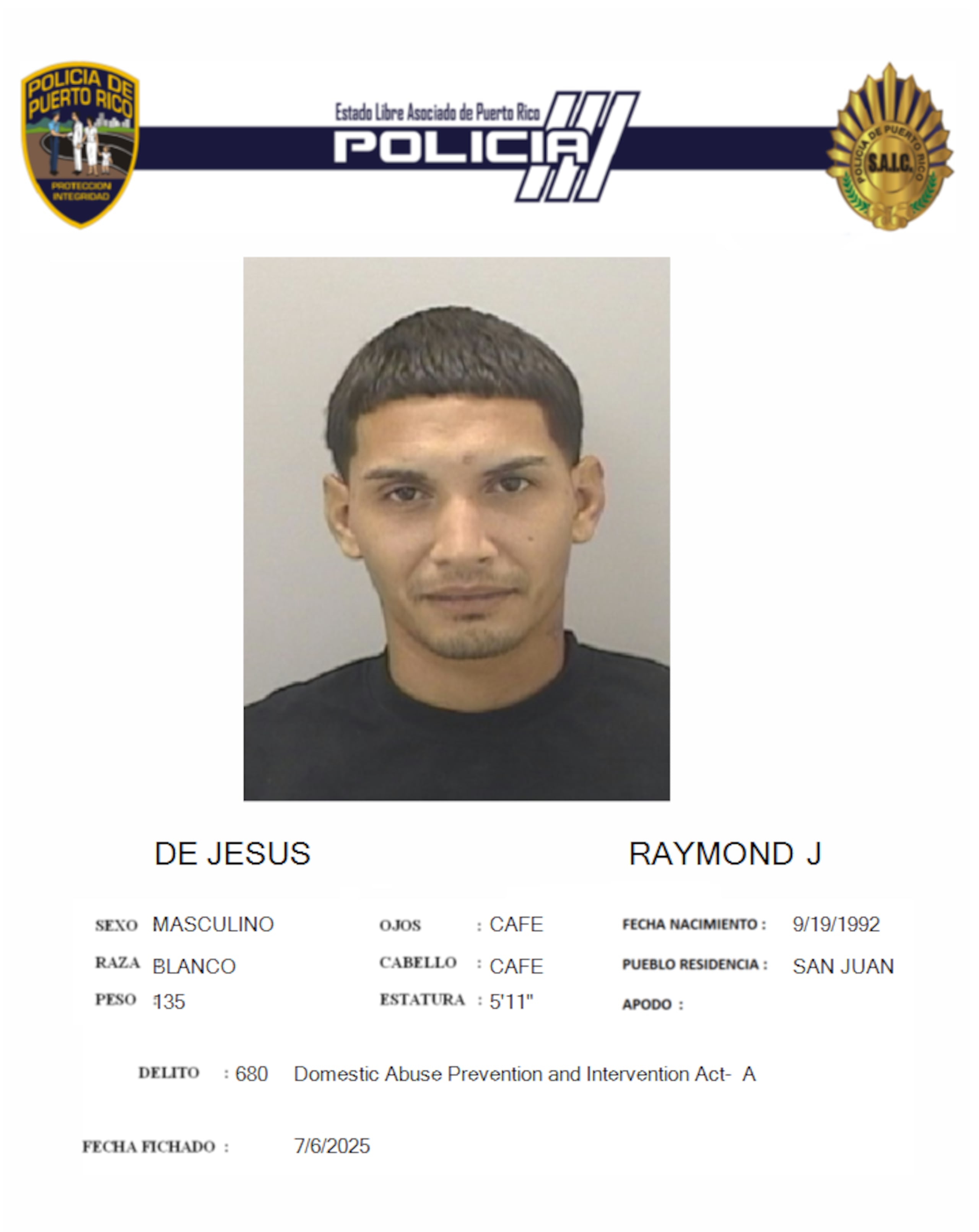 Raymond J. De Jesús, enfrenta cargos por violencia doméstica y amenaza de muerte a su pareja embarazada.