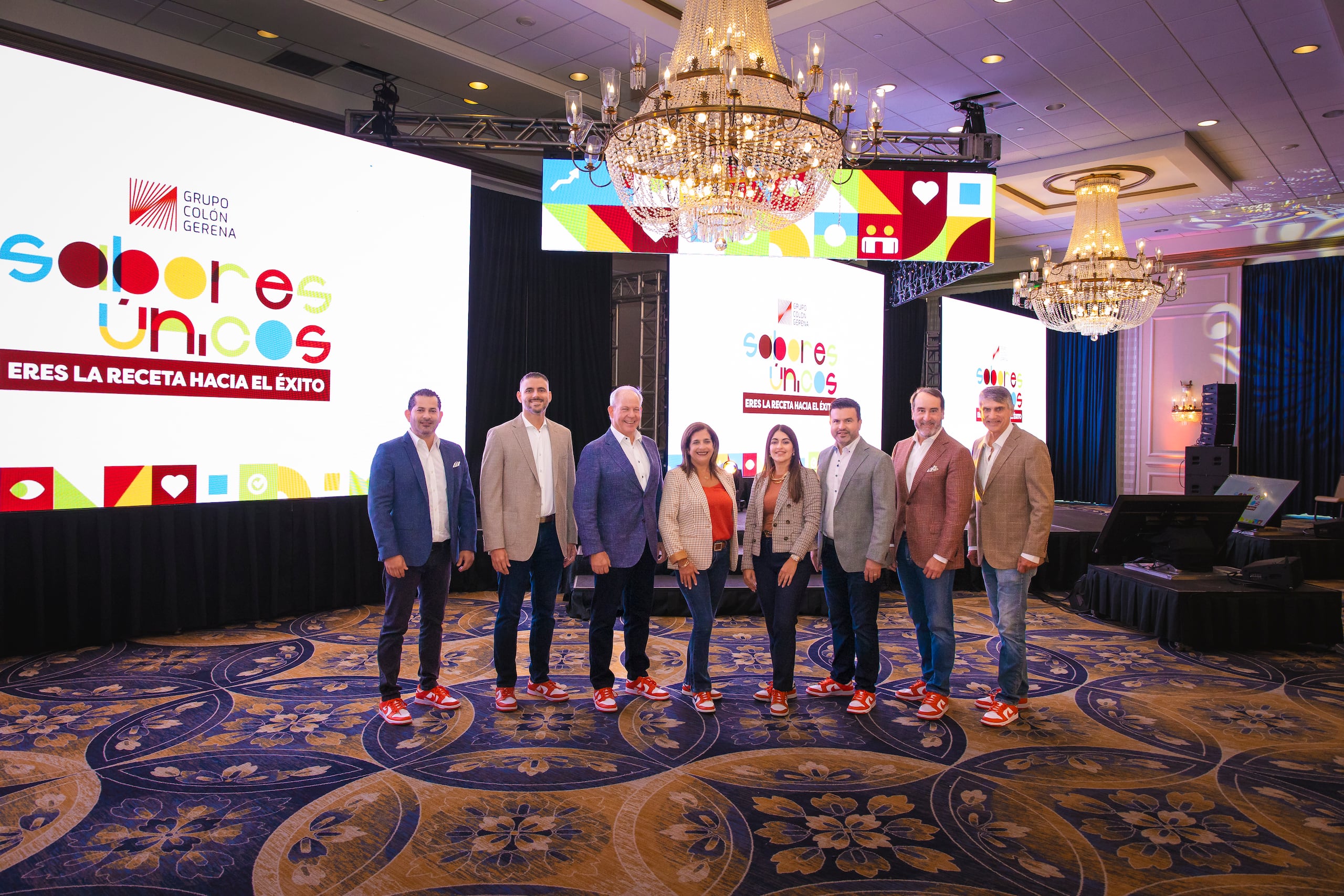 El grupo Ejecutivo de GCG tuvo un rol protagónico en la Convención.  
De izquierda a derecha se observa al Ingeniero Javier Márquez, Vice President of Real Estate and Development Management; Ramón Vázquez Tous, Chief Technology Officer; Mike Snoddy, Chief Operating Officer; Ana Figueroa, Chief People Officer; Lizmarie Medina, Chief Marketing Officer; José Salvatella, Chief Financial Officer, el CEO Jorge Colón Gerena y Carlos Trigo, Vice President of Purchasing.