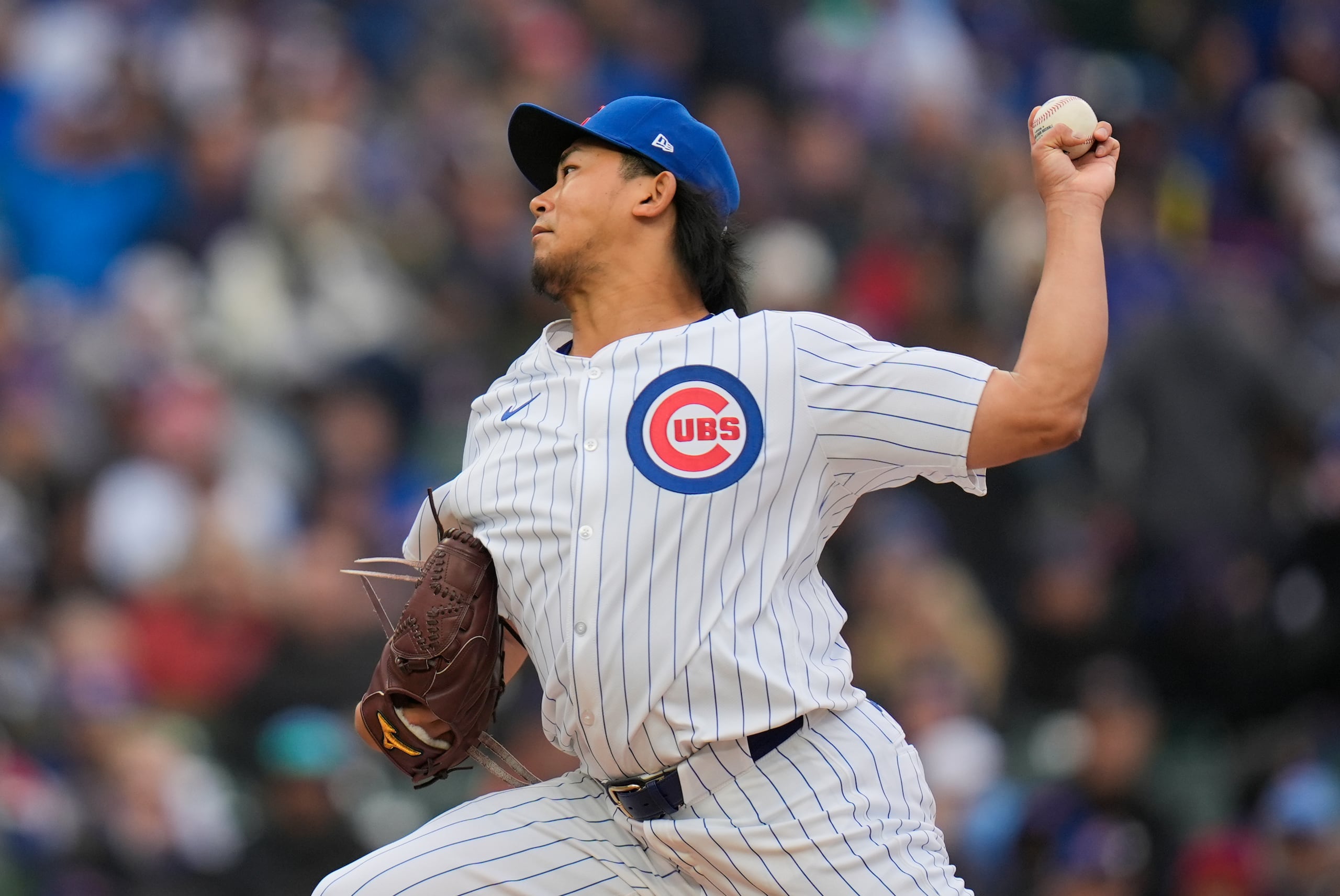 Shota Imanaga, de los Cubs, hace un envío durante su apertura de este lunes, en la que llevó un juego sin hits a la altura de la sexta entrada. Ponchó a nueve.