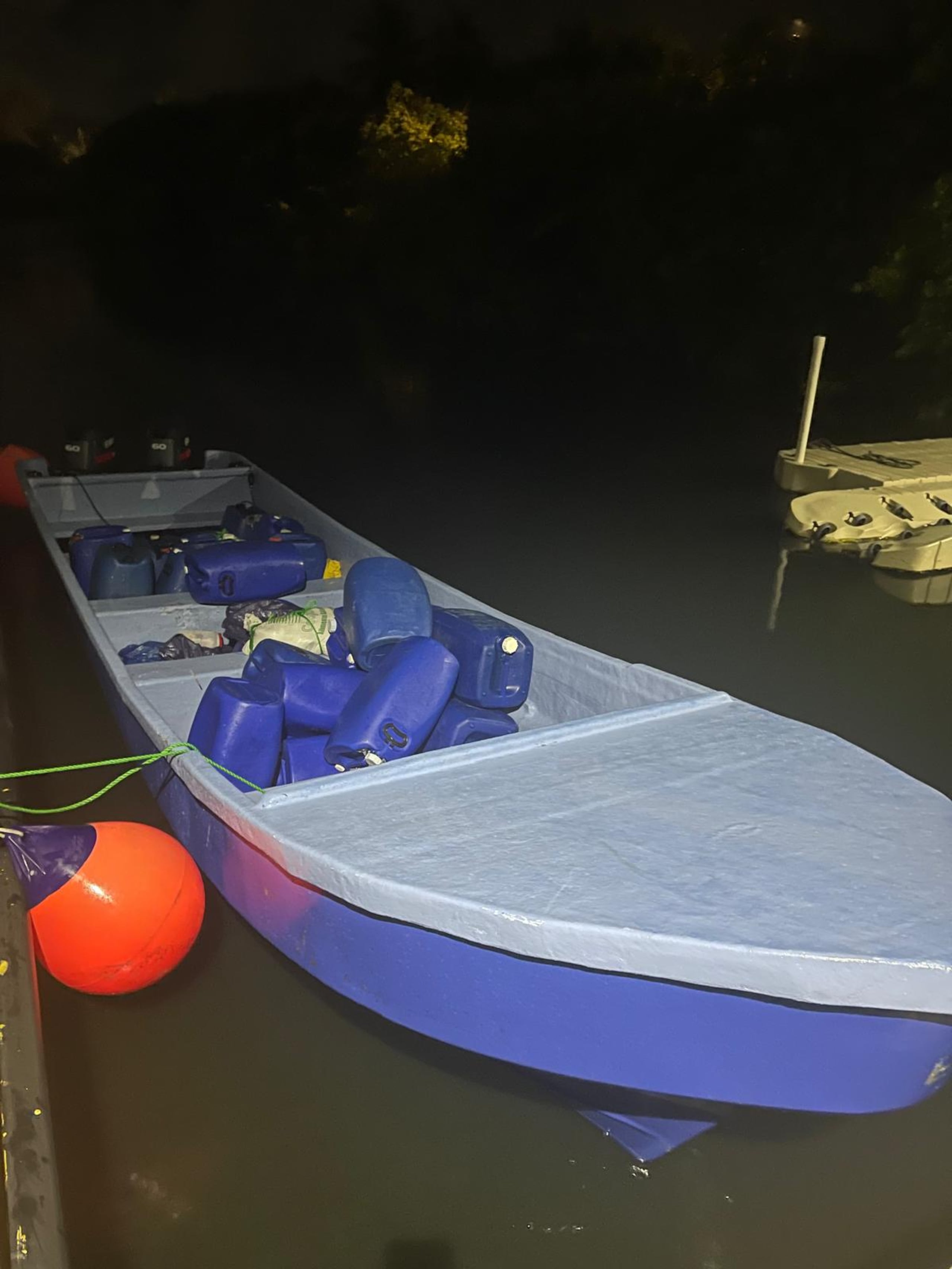 24 fardos de cocaína con un valor aproximado de $11.5 millones, fueron
incautados a dos millas náuticas del Río Grande de Loíza.