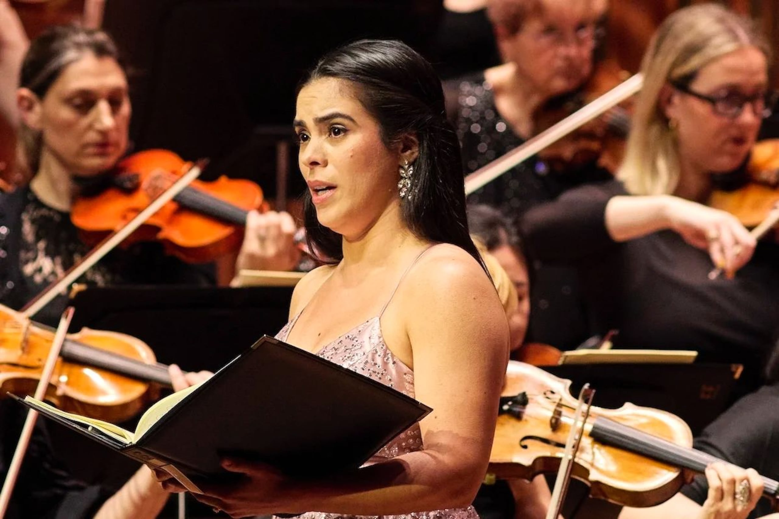 El sábado, la soprano boricua se presentó junto a una orquesta sinfónica y un coro de 430 integrantes.