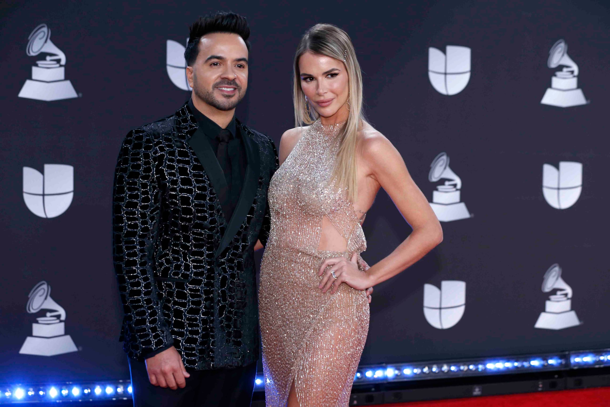 Luis Fonsi y Agueda López.