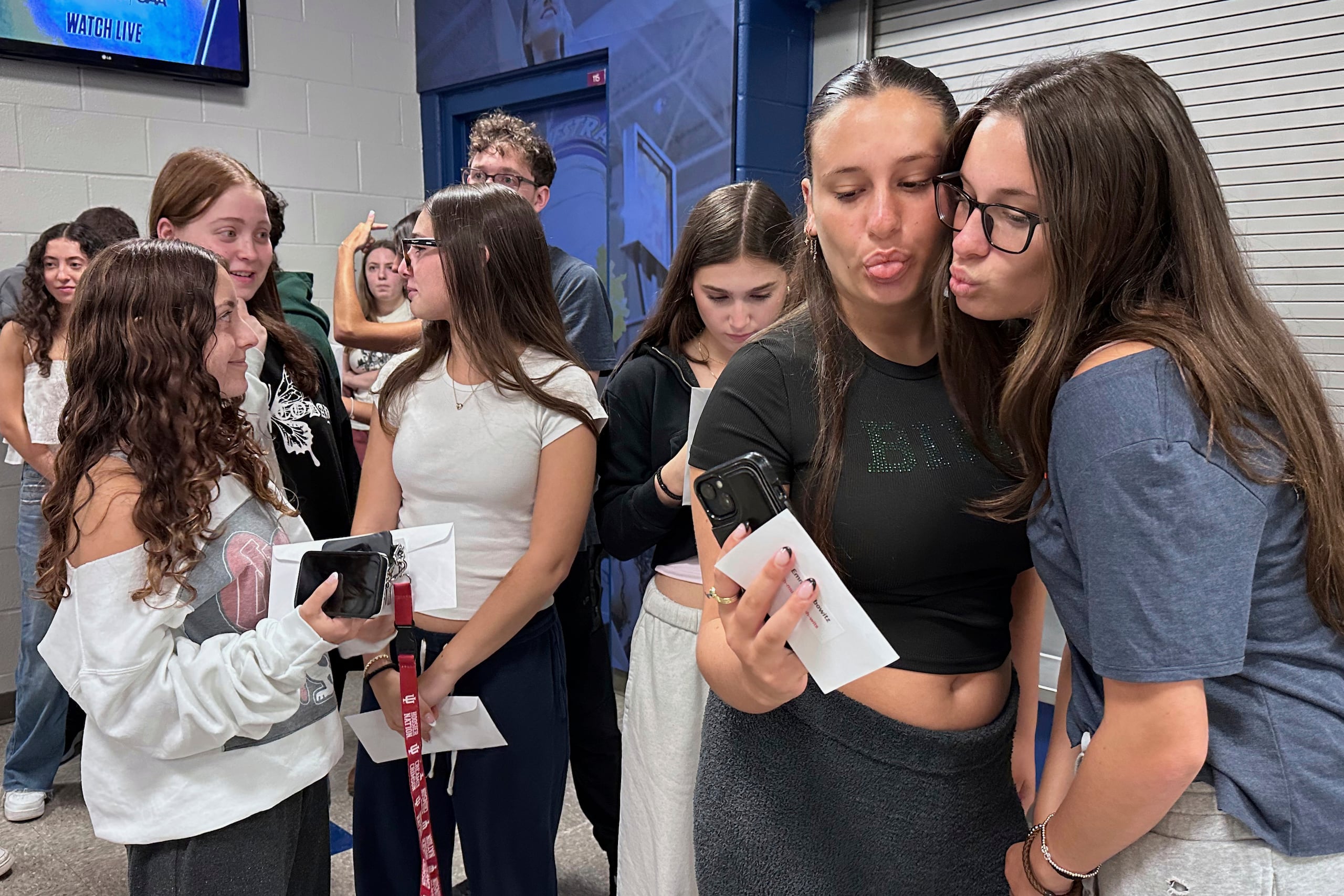 Aunque son gemelos, como Emma y Kayla Leibowitz, se trata de quince pares de gemelos fraternos, no idénticos.