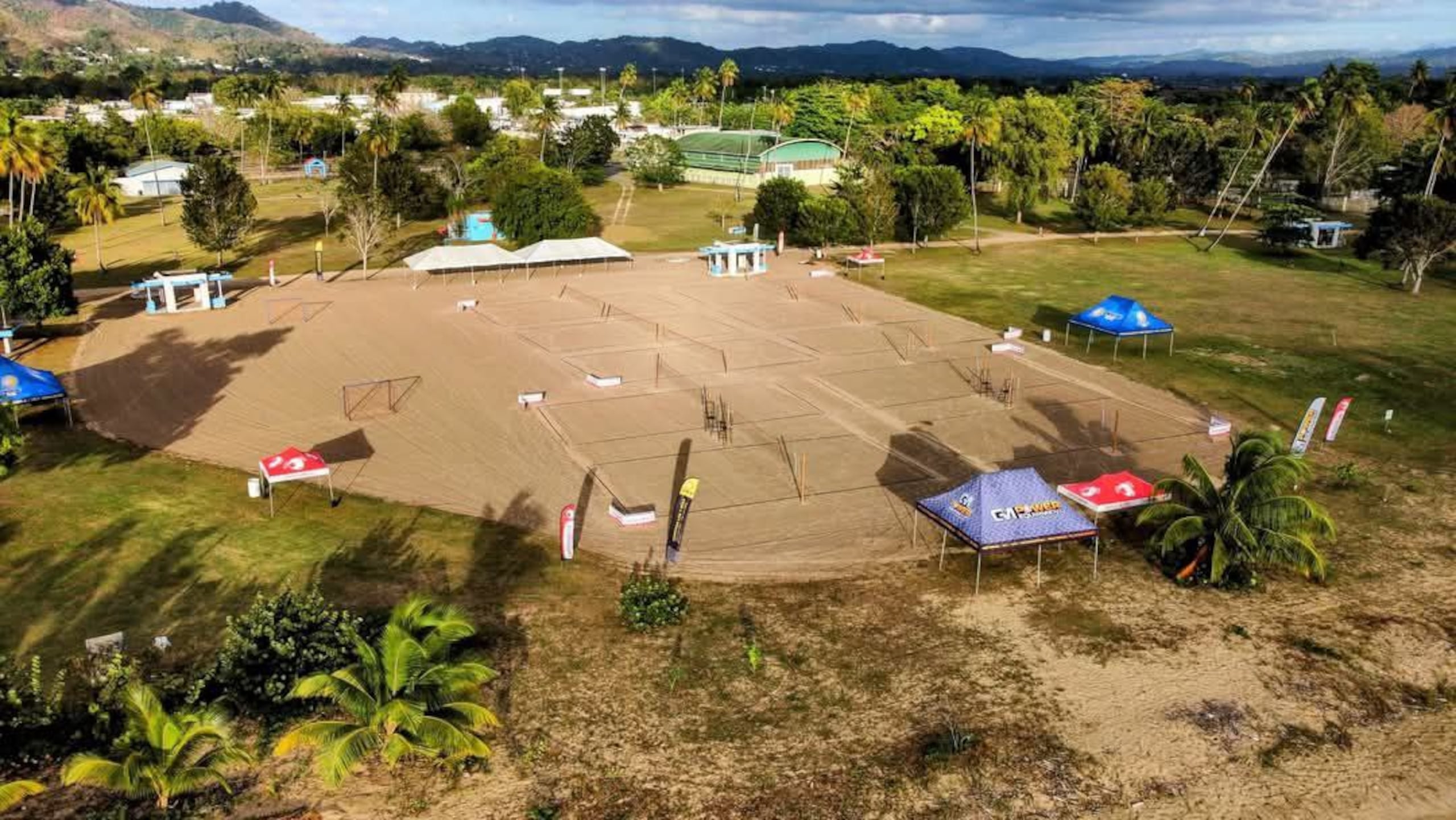 El área, que cuenta con un espacio de tres cuerdas de terreno, aproximadamente, tendrá canchas de voleibol, beach tenis, y balonmano, entre otros.