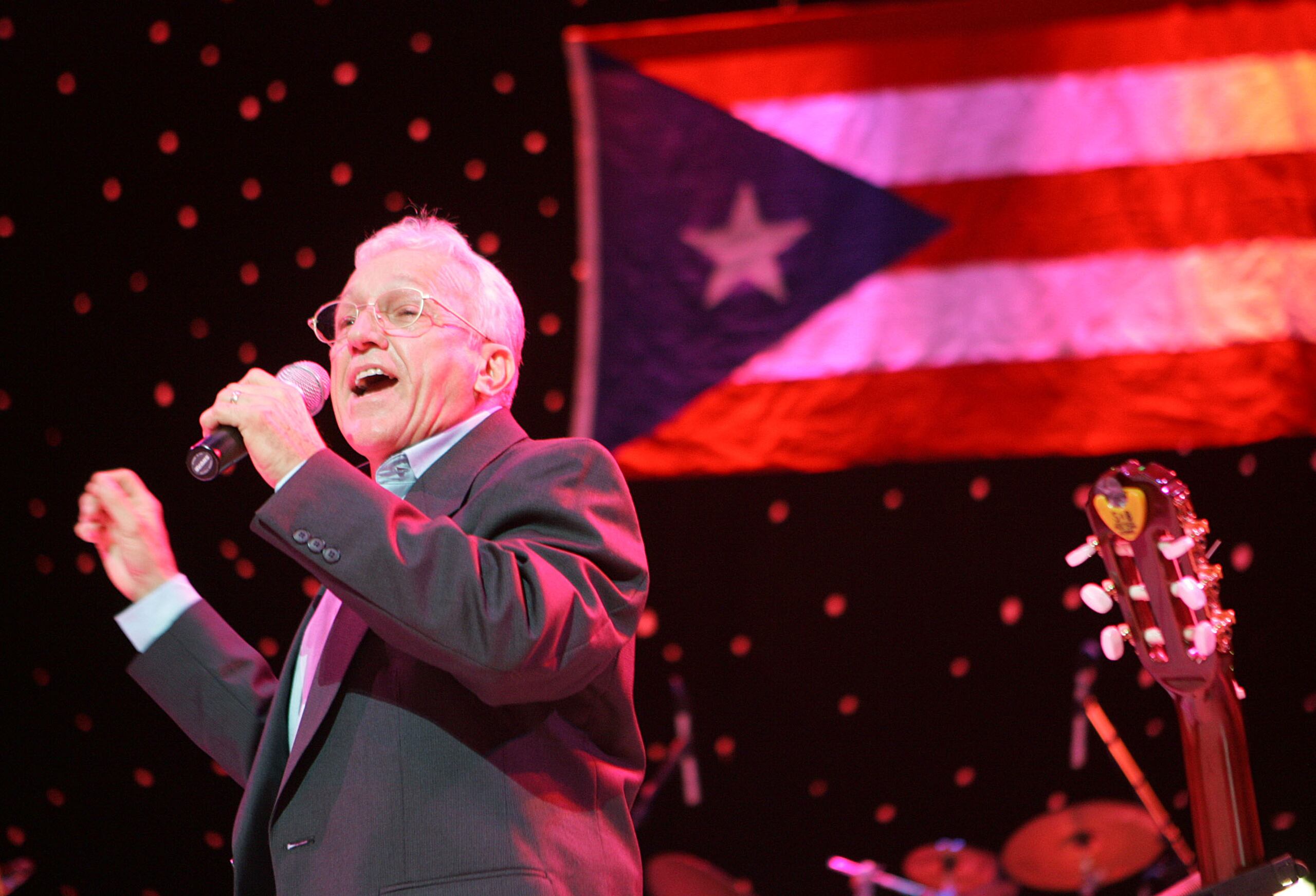 El día de su fallecimiento, el cantautor puertorriqueño Antonio Cabán Vale, “El Topo”, compartió con los suyos en su natal Moca, municipio que no visitaba hacía años.