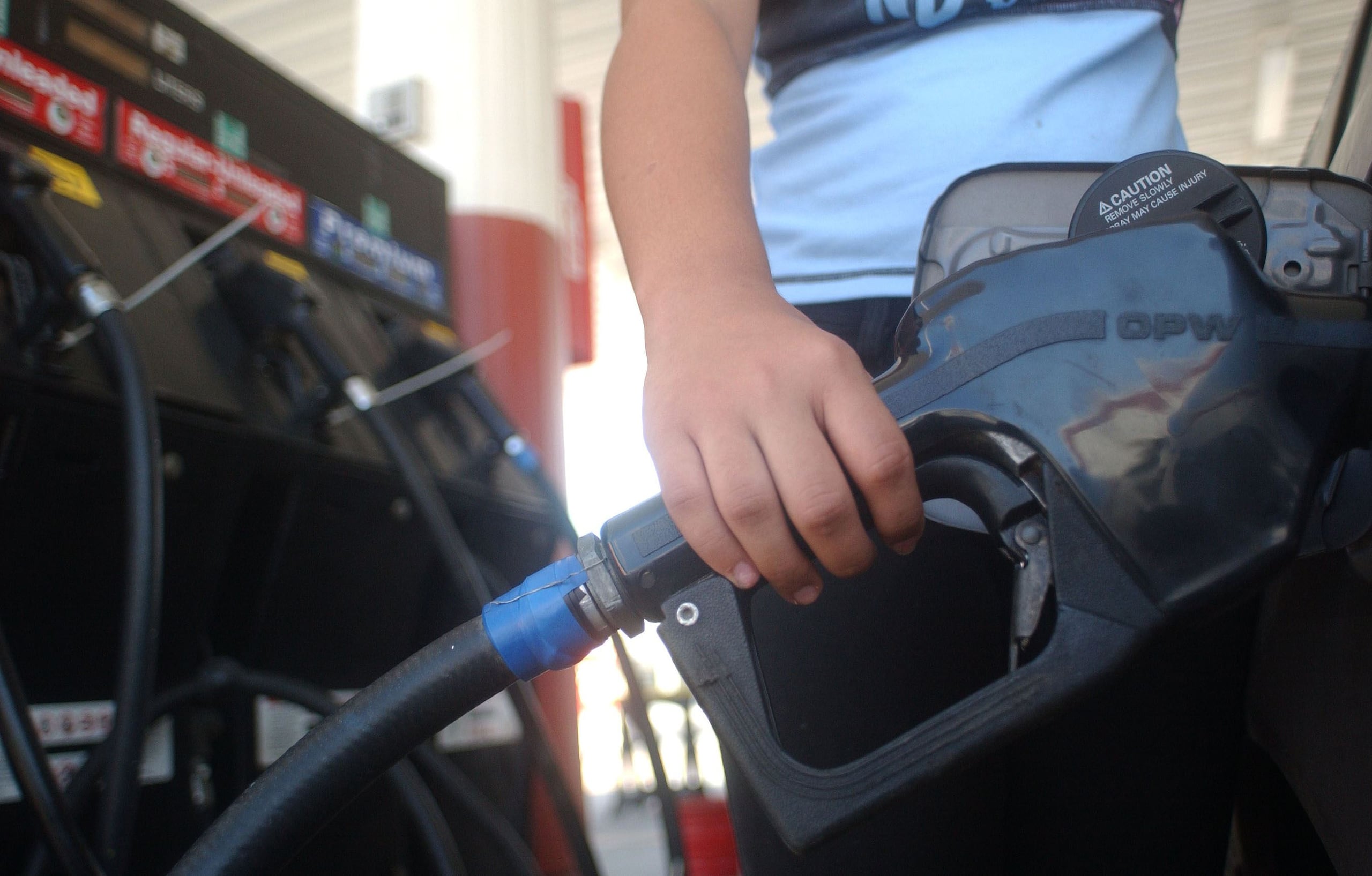 Los legisladores no hicieron fila y obtuvieron gasolina gratis tras la emergencia reportada por el huracán María. (Archivo / GFR Media)