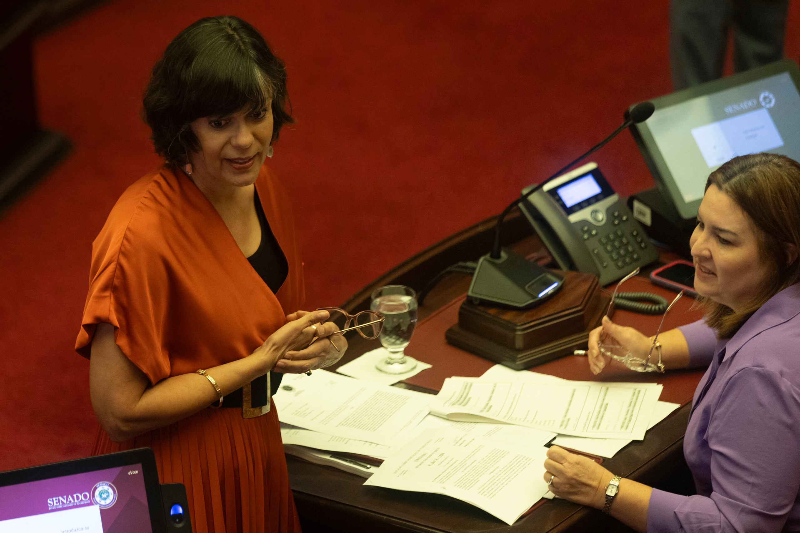 Santiago catalogó la problemática de asistencia de los legisladores como un asunto de liderato político y aseguró que la medida sería un retroceso para la democracia.