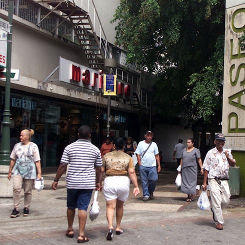 FOTOS: Cuando las compras se hacían en el Paseo de Diego